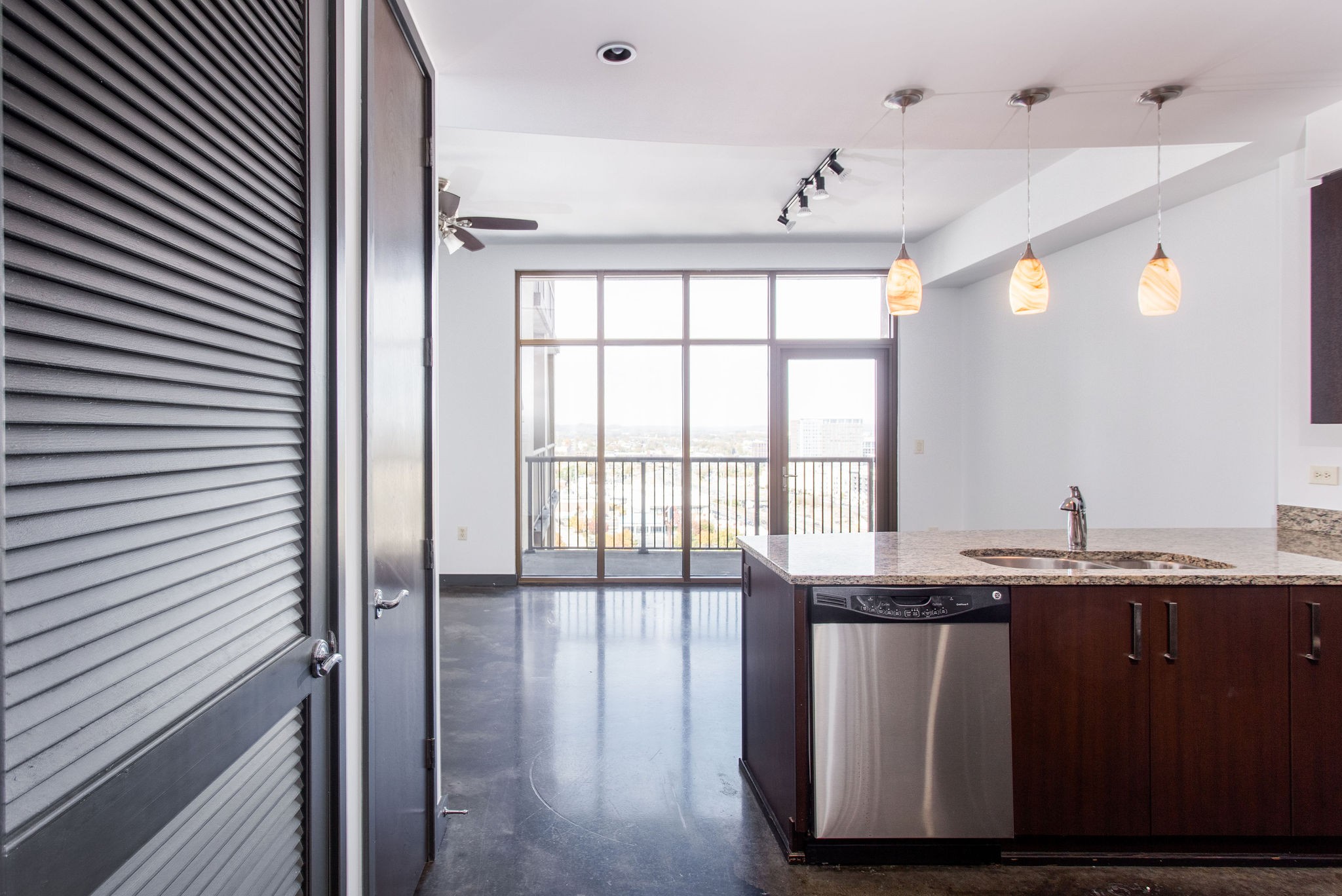 1510 Demonbreun St Unit: 1207