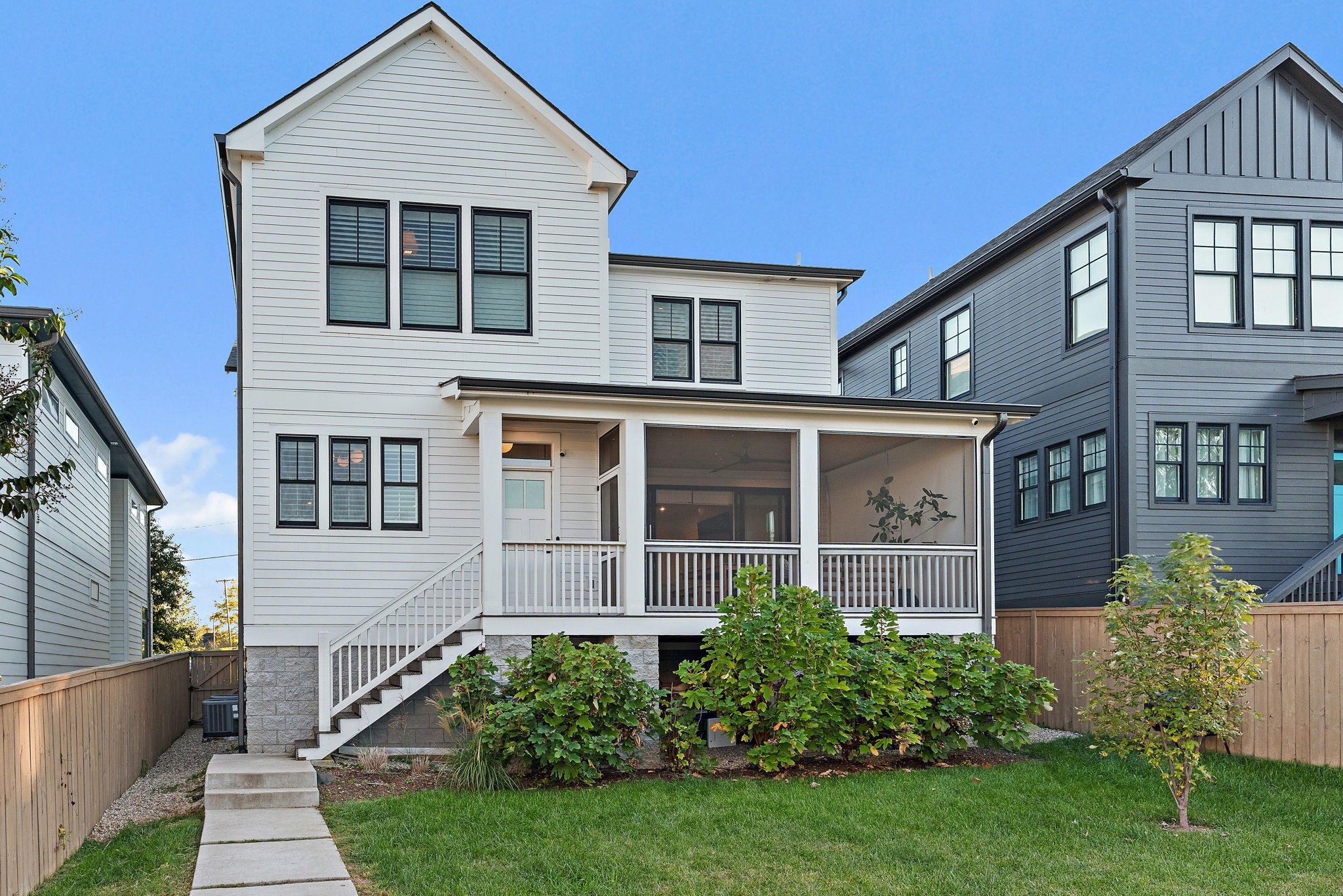 916 Acklen Ave