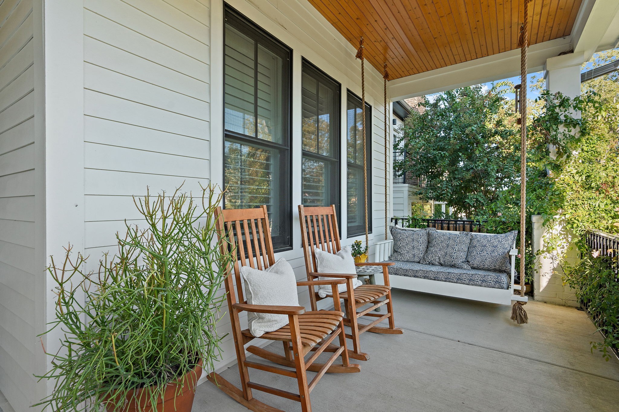 916 Acklen Ave