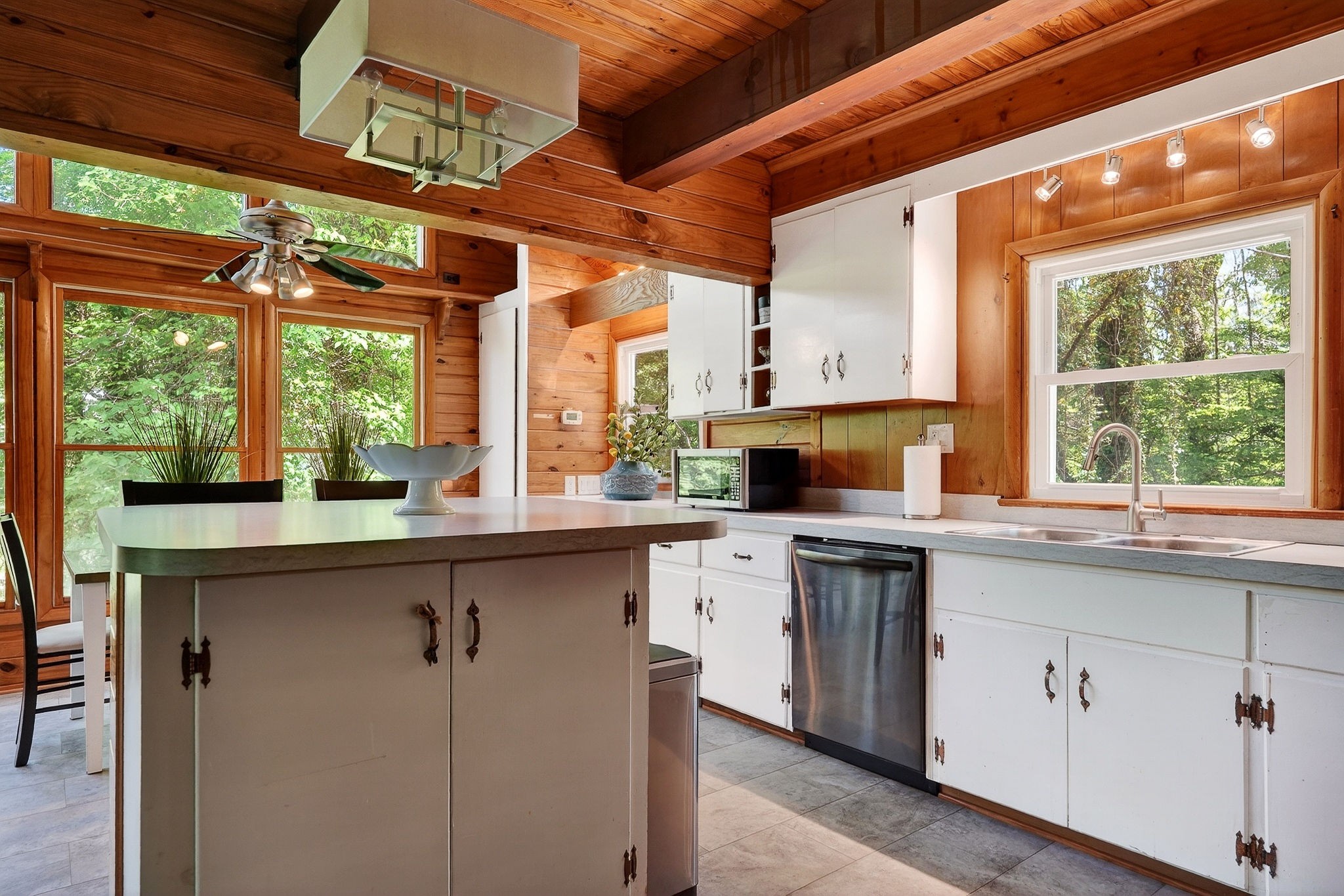 280 Hurricane Hill Rd