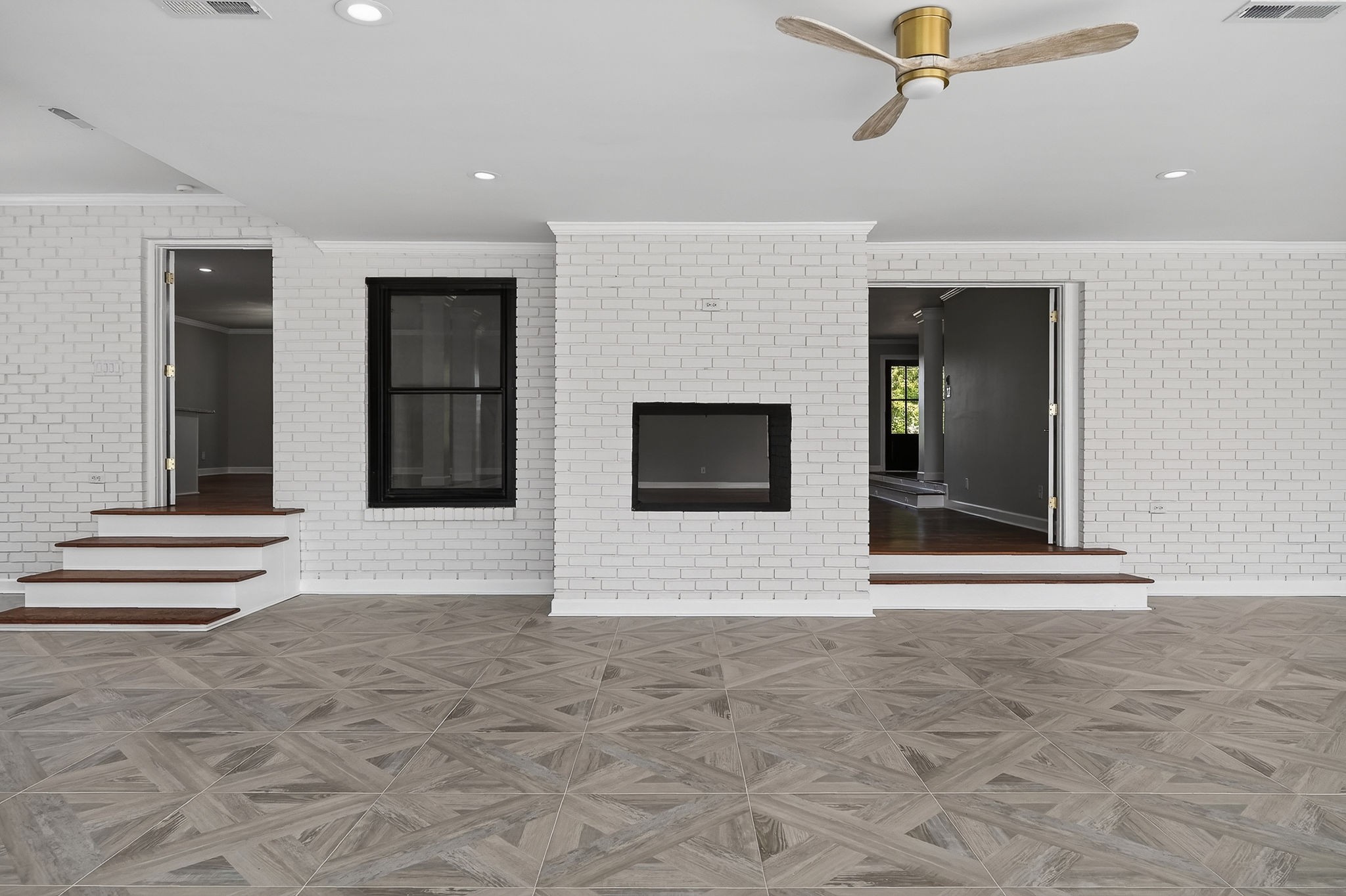 28 Lakeland Dr