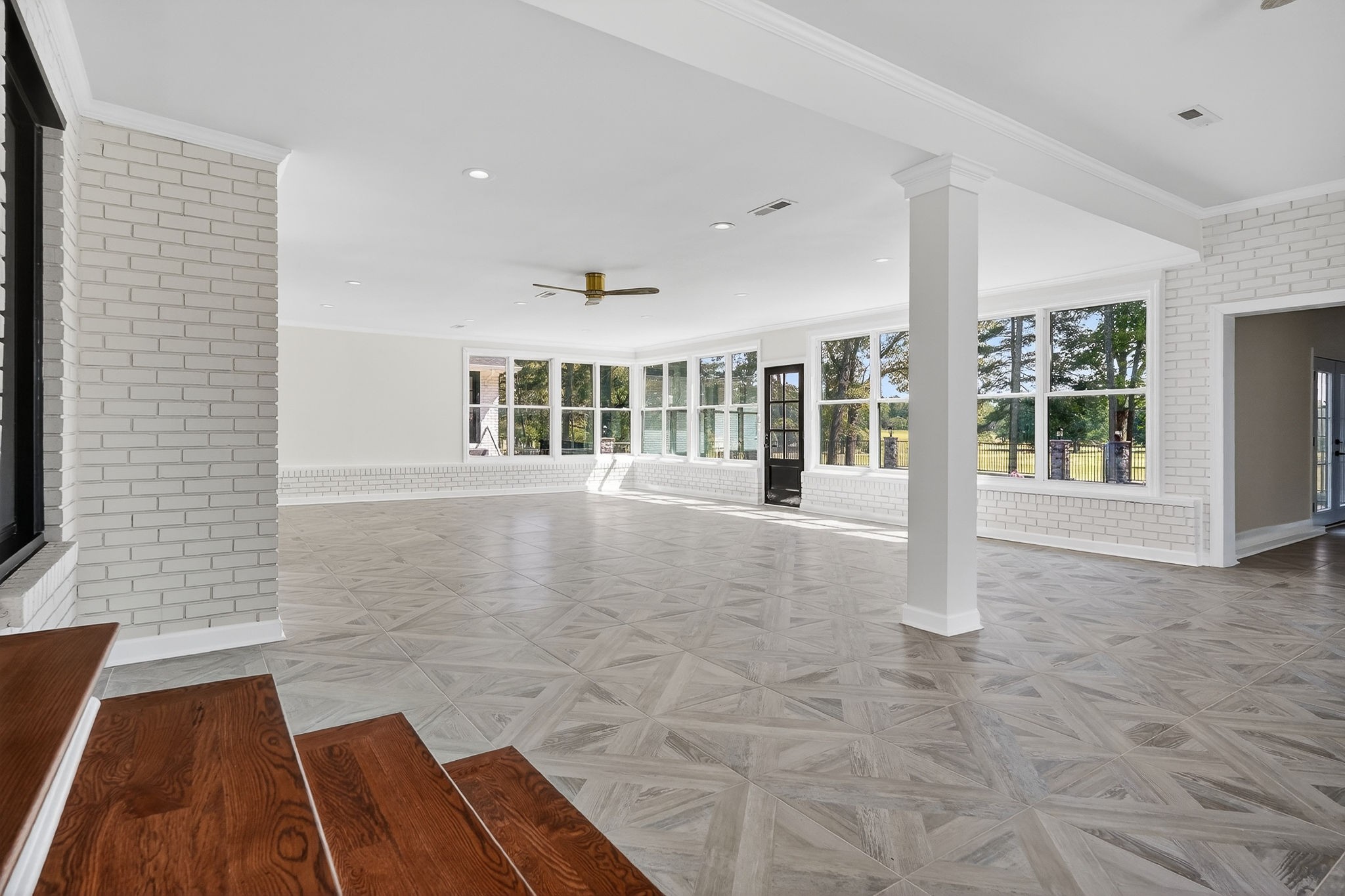 28 Lakeland Dr