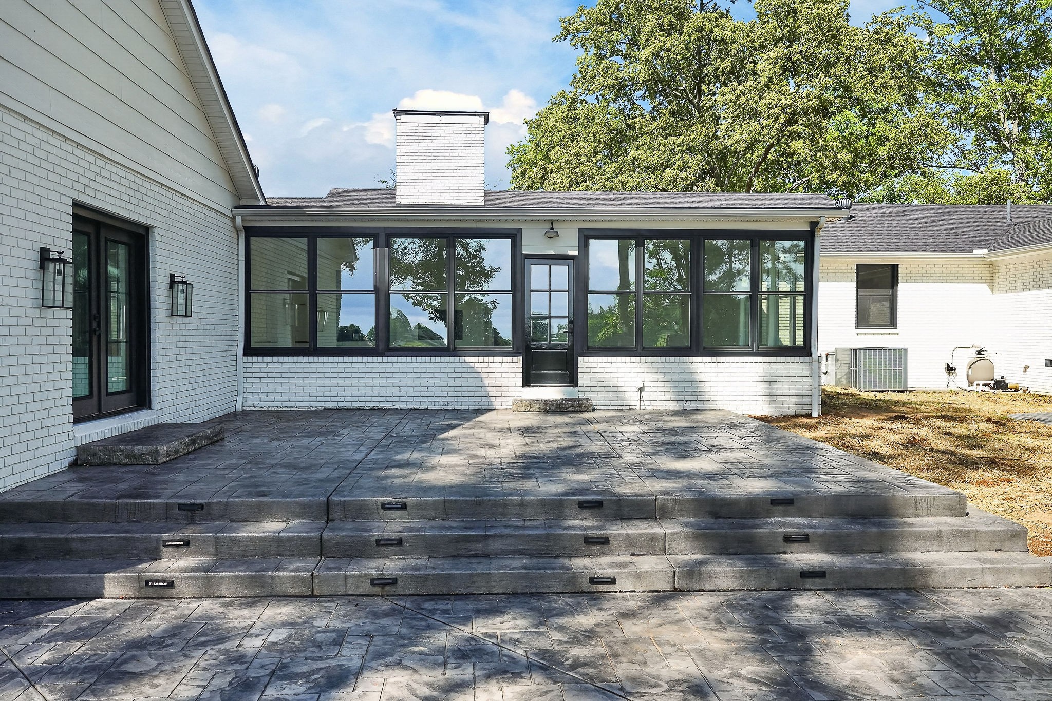 28 Lakeland Dr