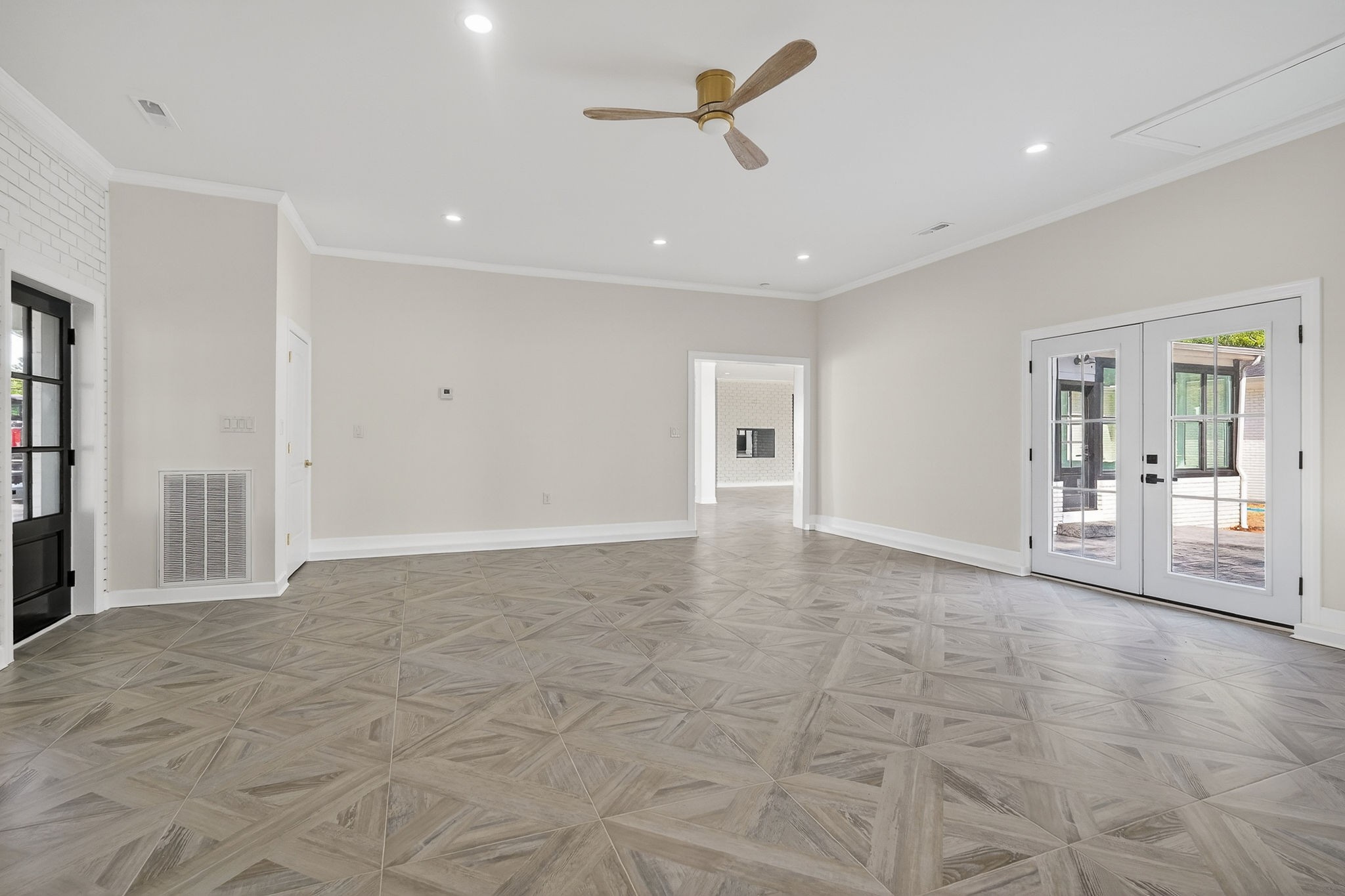 28 Lakeland Dr