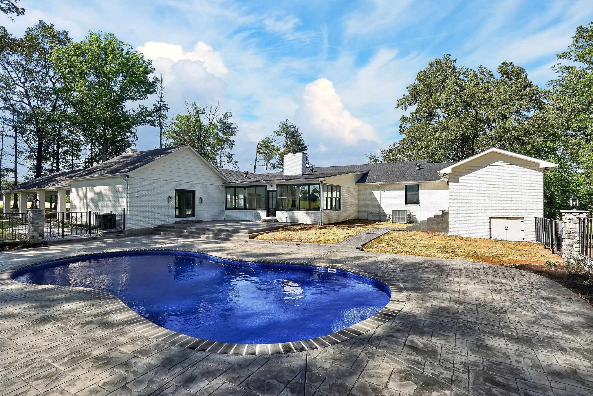 28 Lakeland Dr