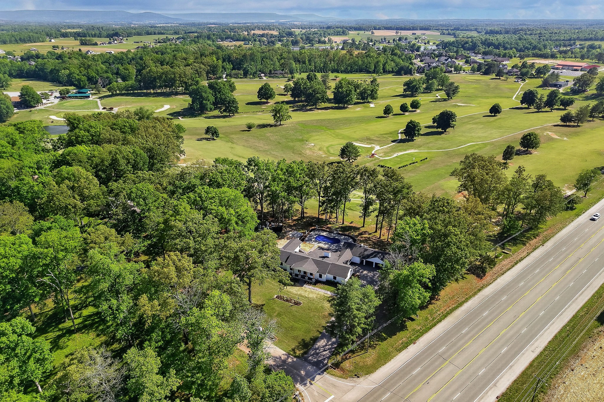 28 Lakeland Dr