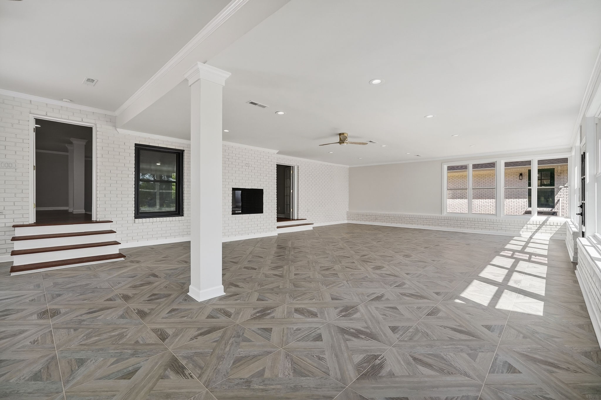 28 Lakeland Dr