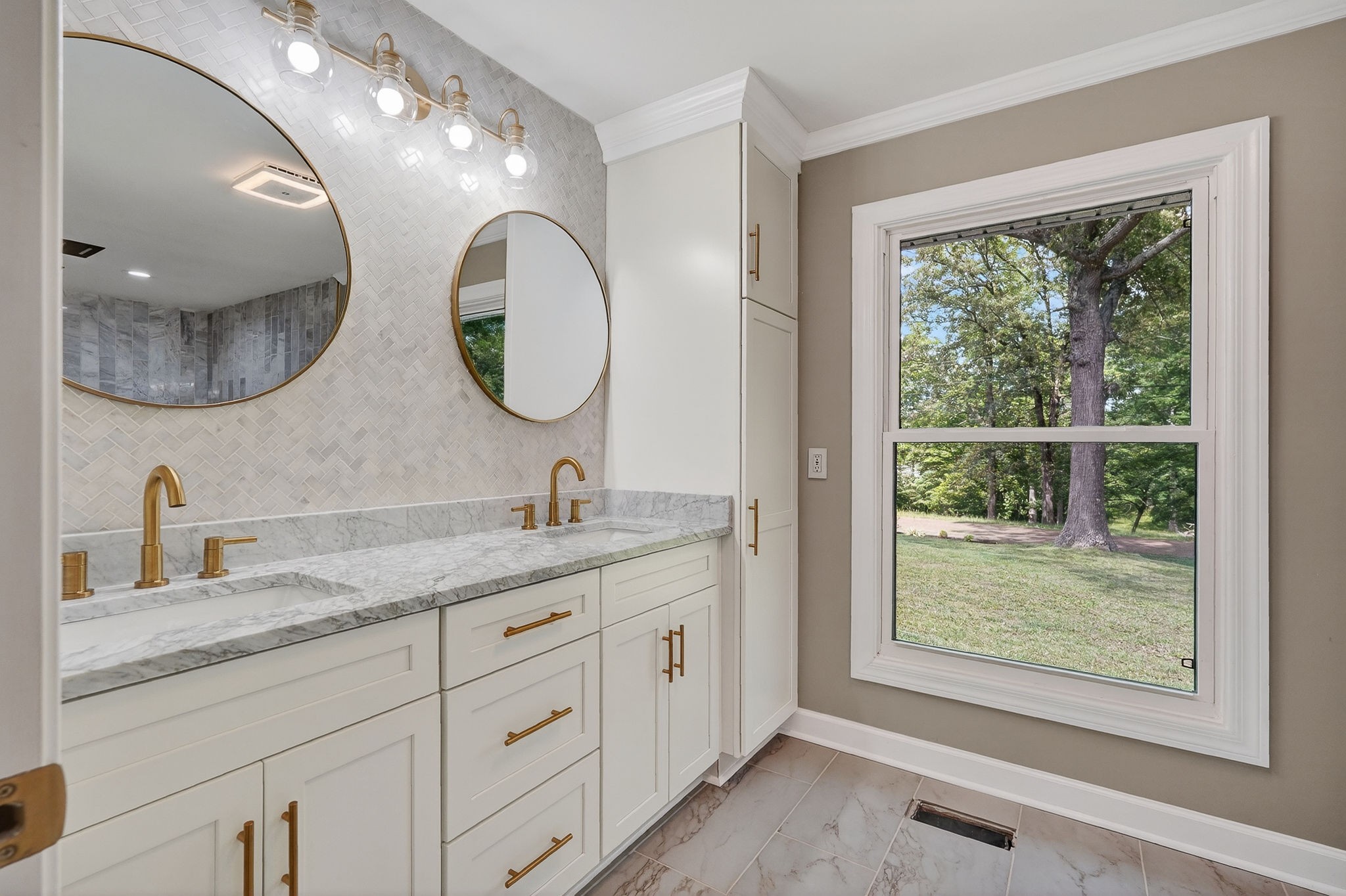 28 Lakeland Dr