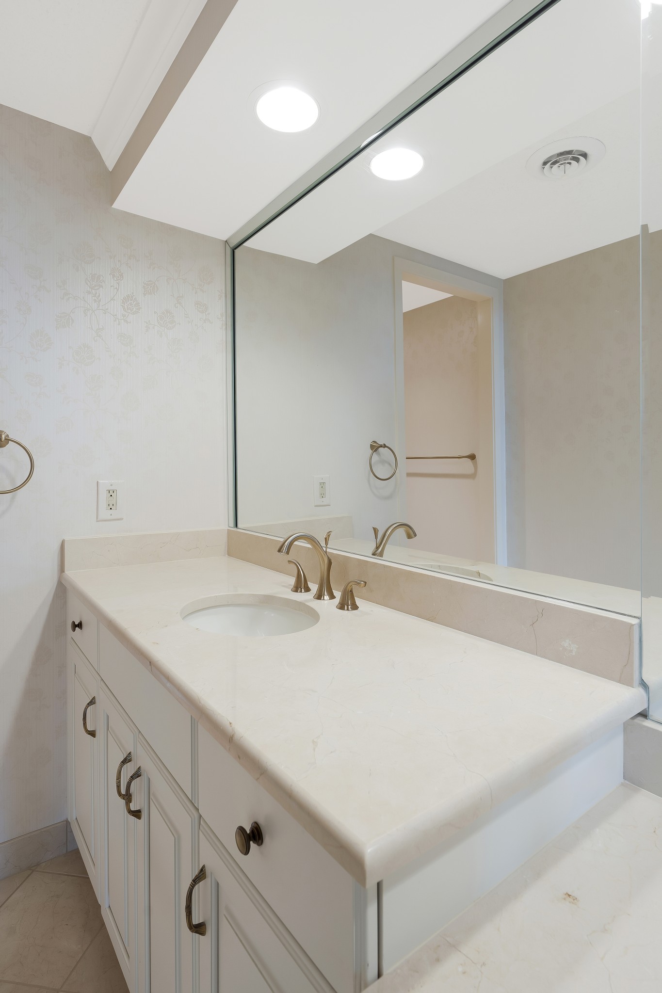 3901 West End Ave Unit: 408