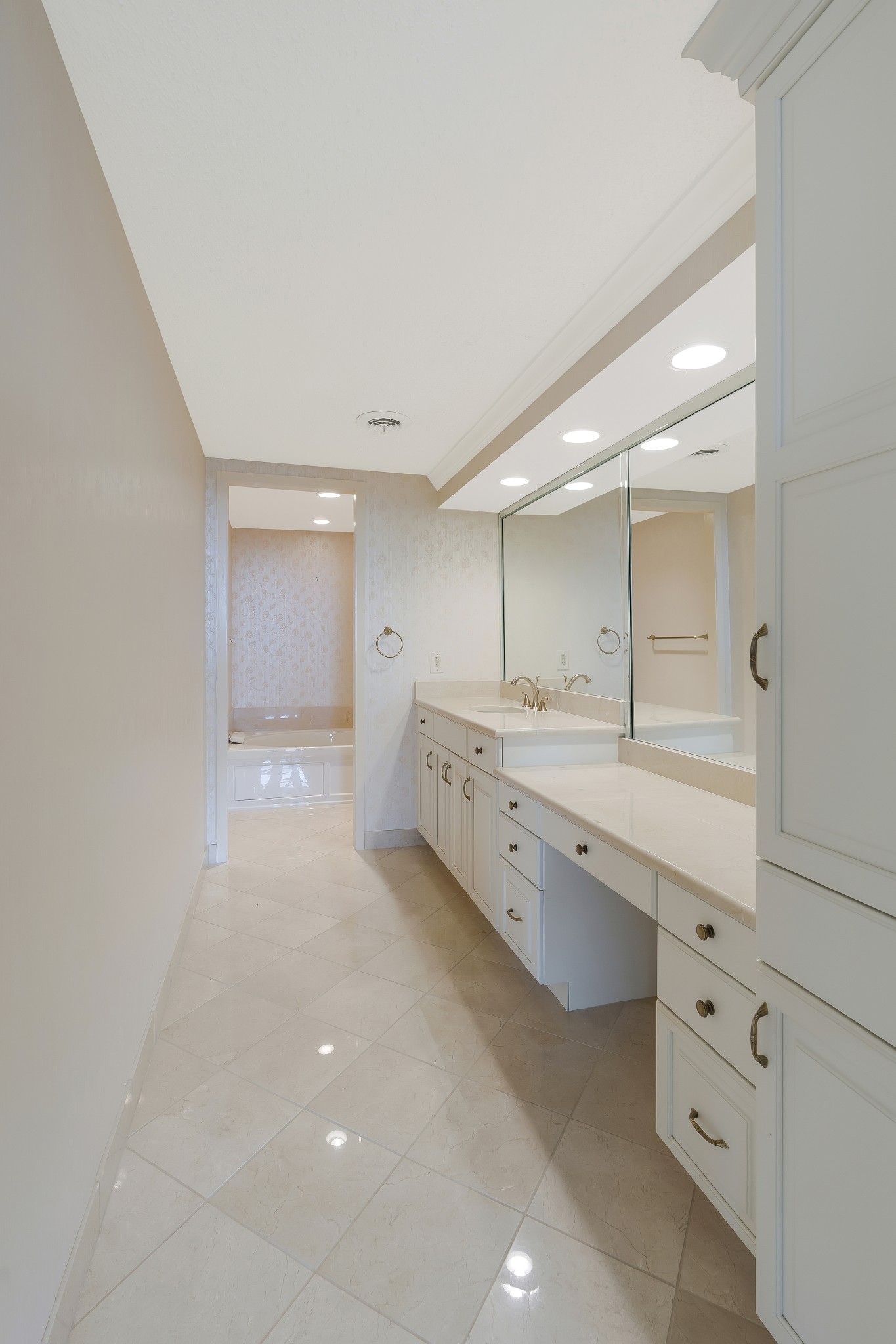 3901 West End Ave Unit: 408
