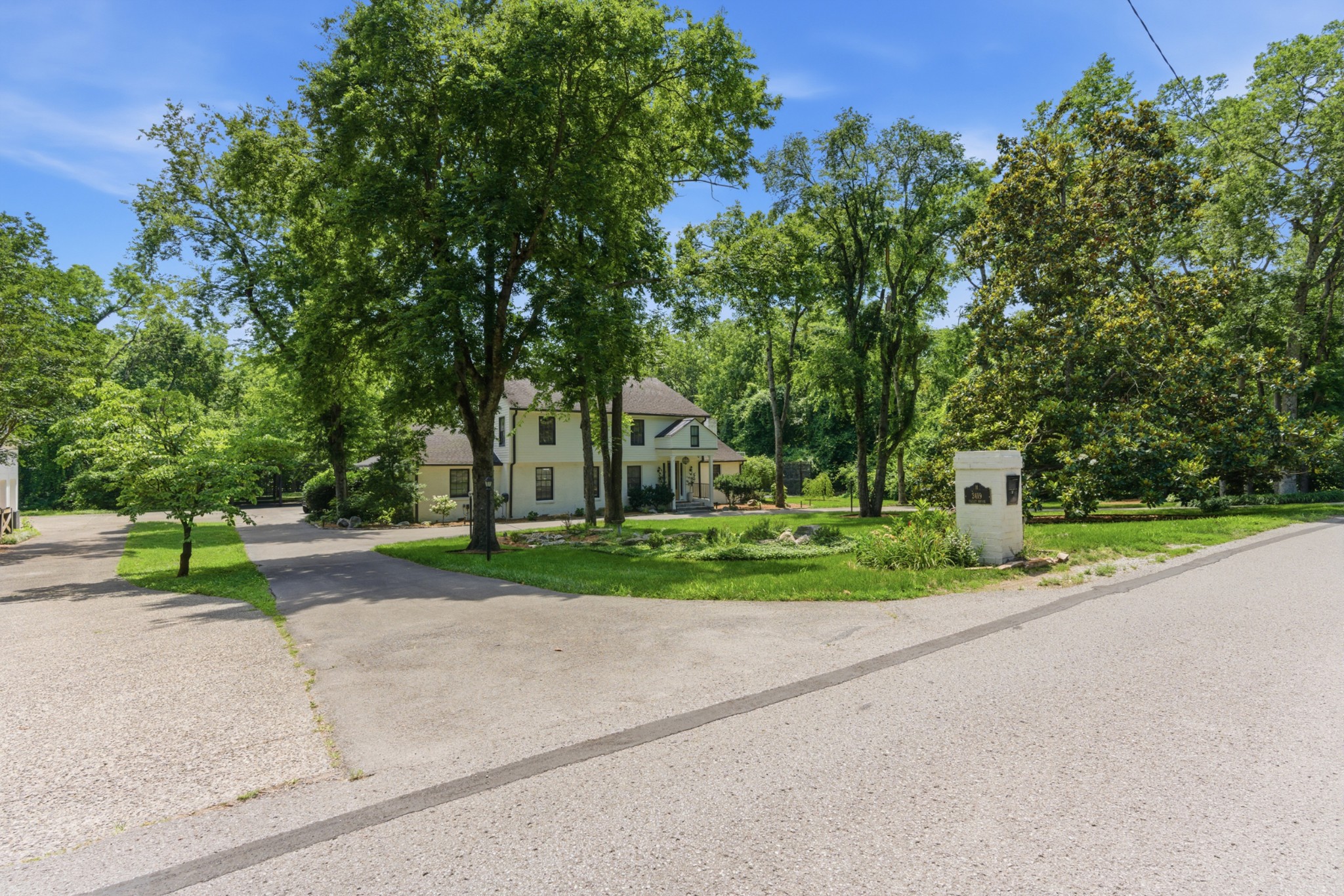 2419 Valley Brook Rd