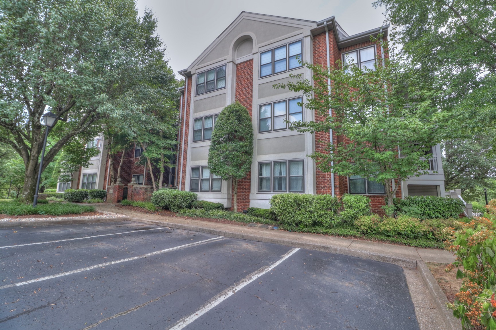 608 Arkland Pl