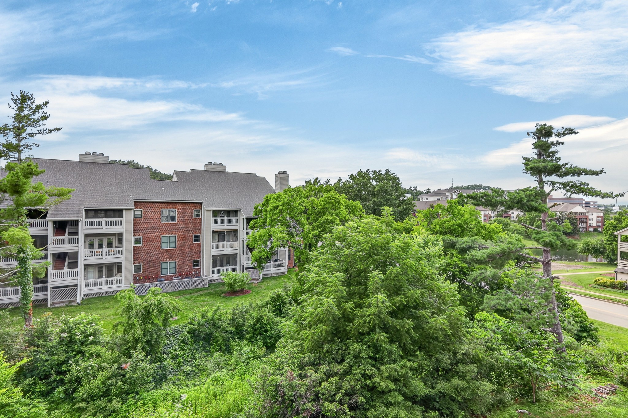 608 Arkland Pl