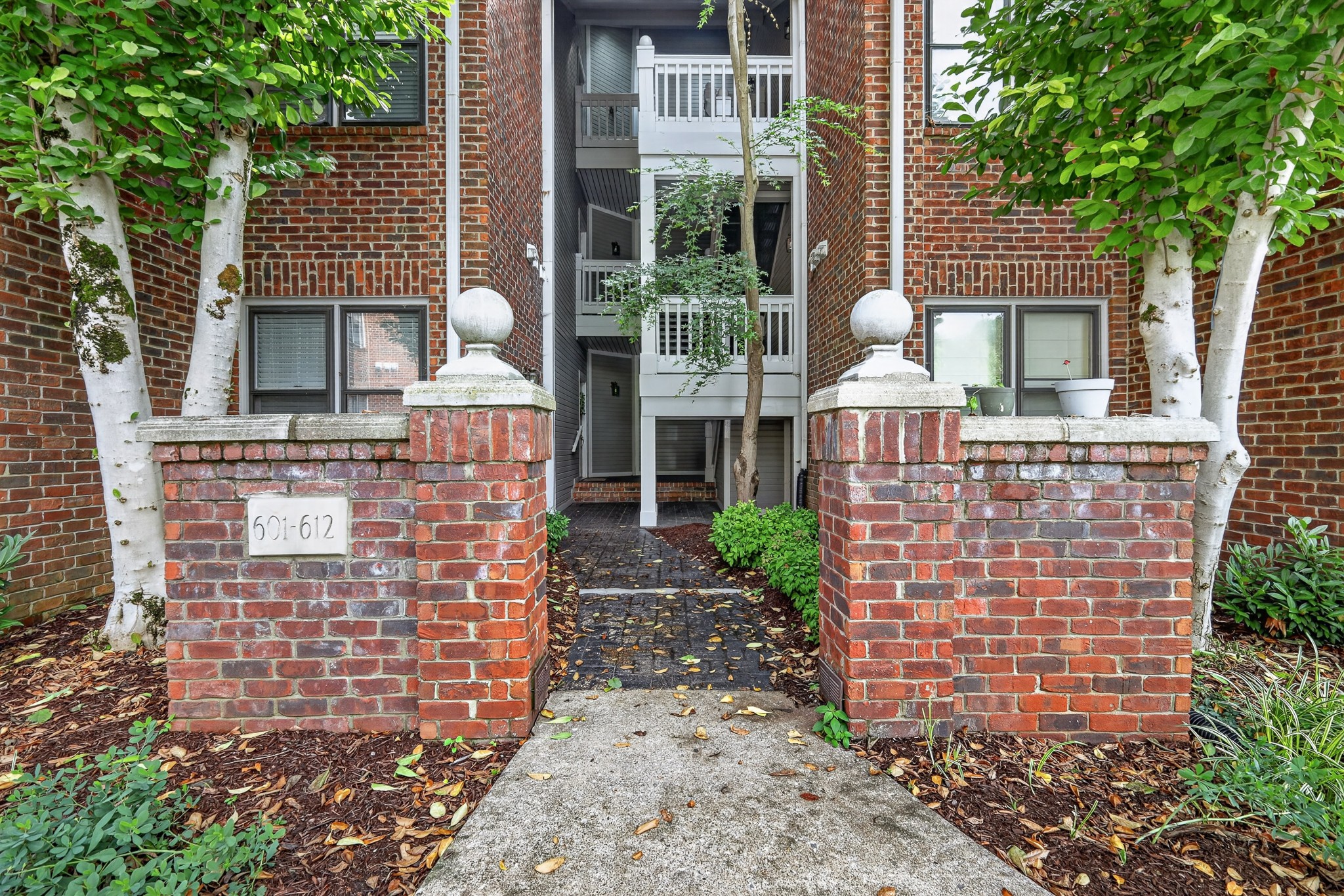 608 Arkland Pl