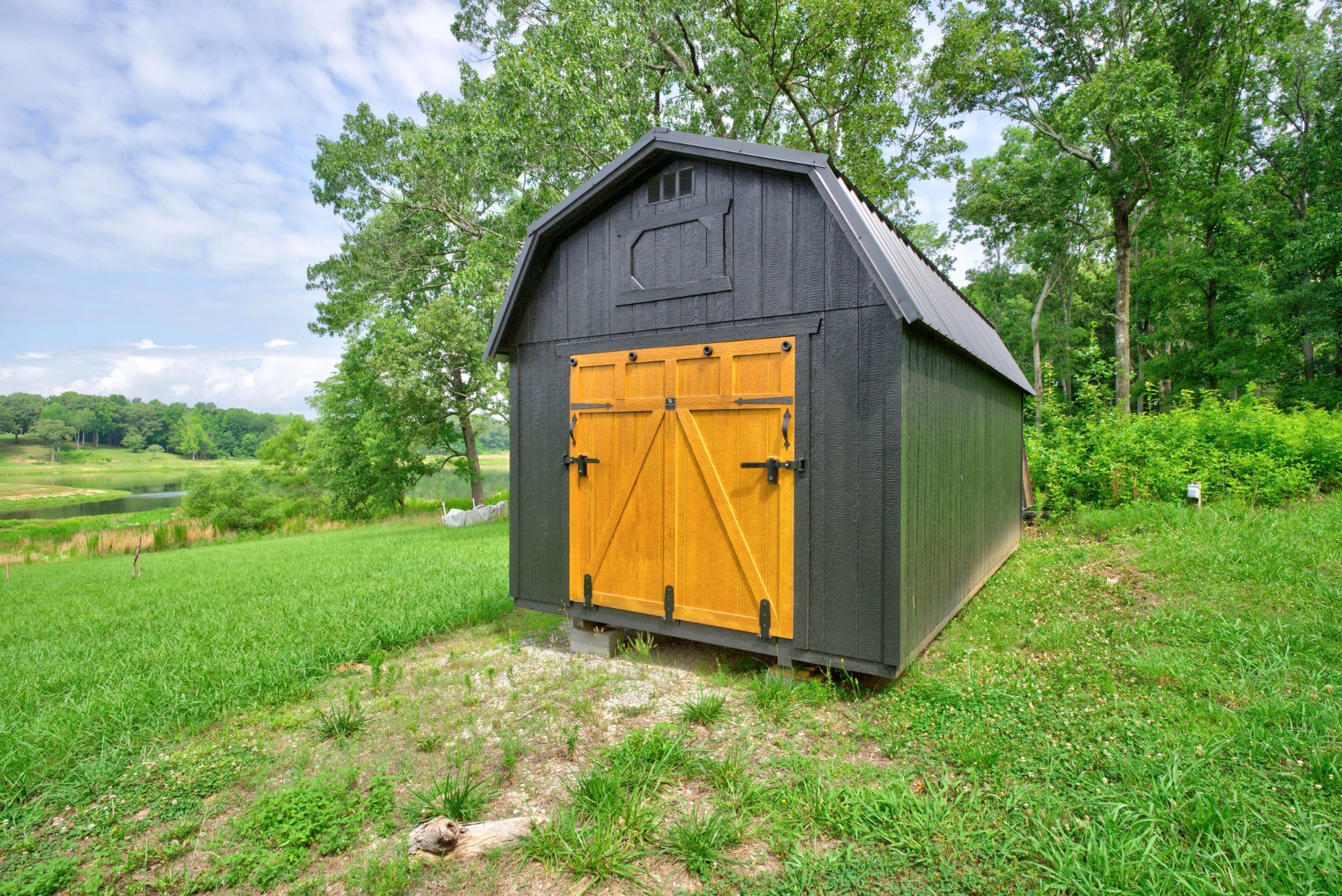 472 Eagle View Ln