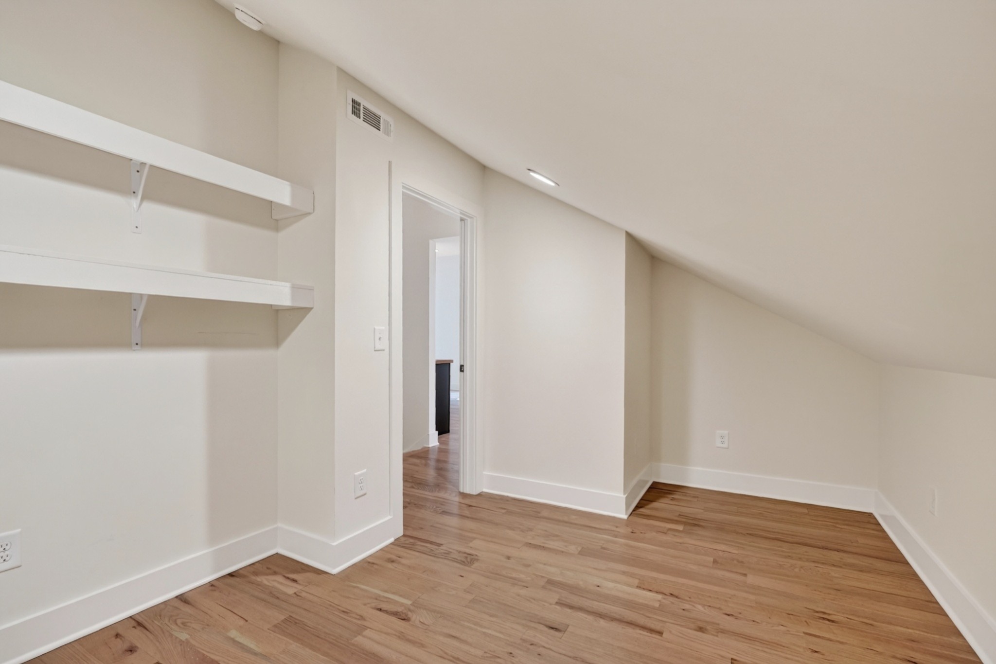 2343 Shoreside Dr