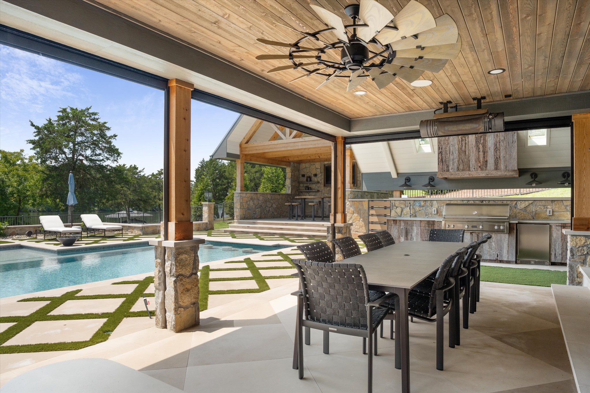 311 Harbor Dr