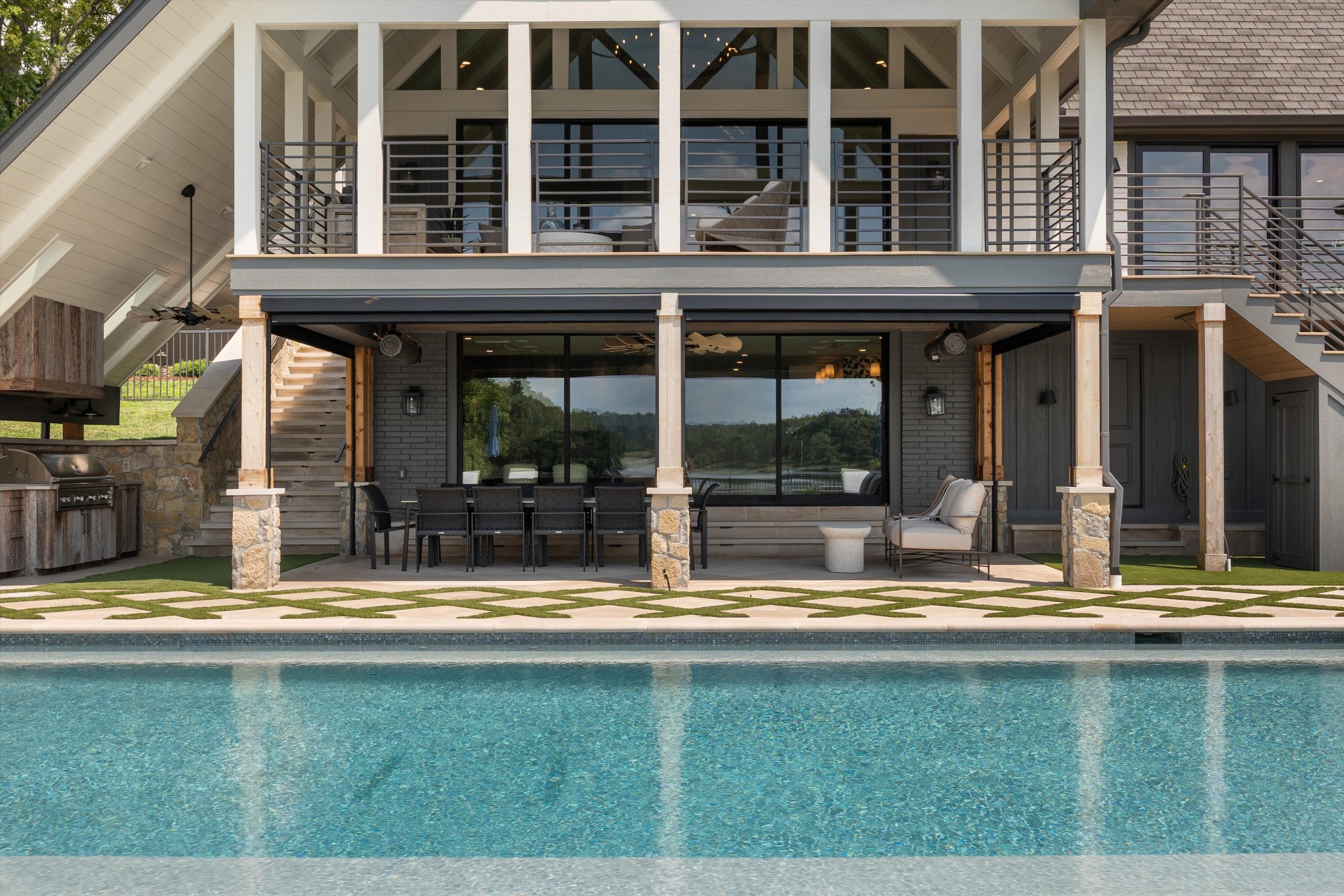 311 Harbor Dr