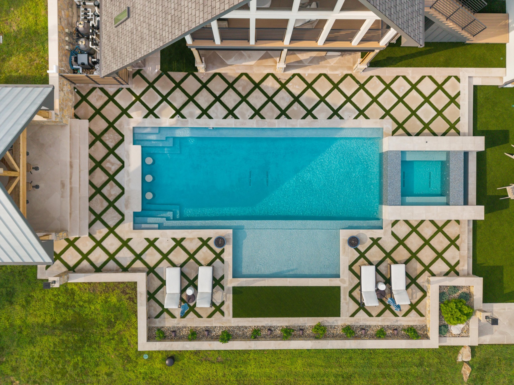311 Harbor Dr