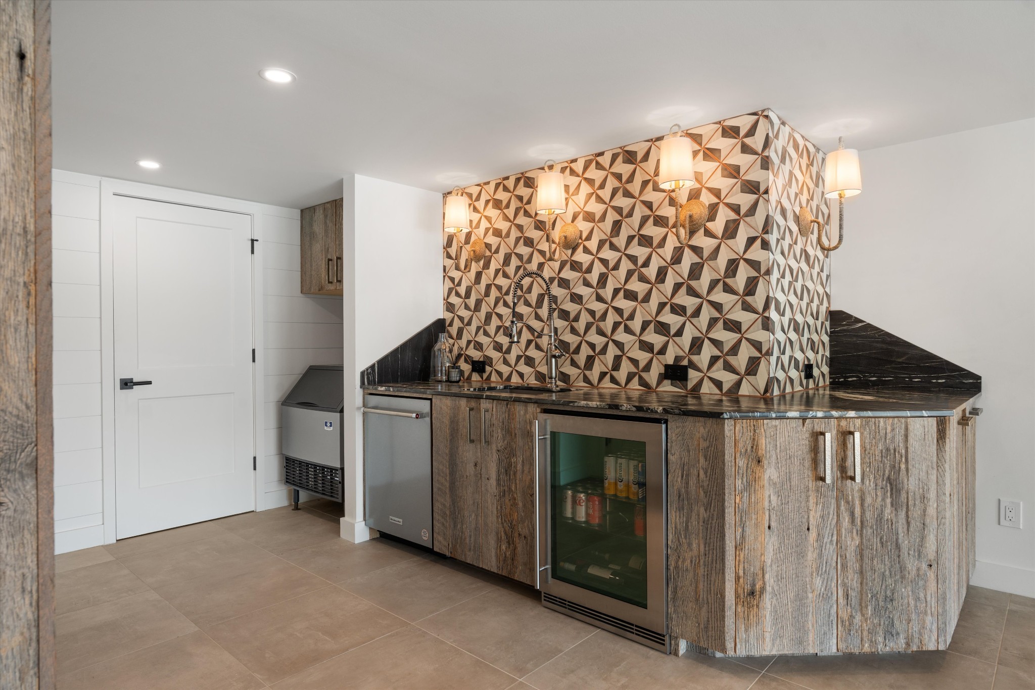 311 Harbor Dr