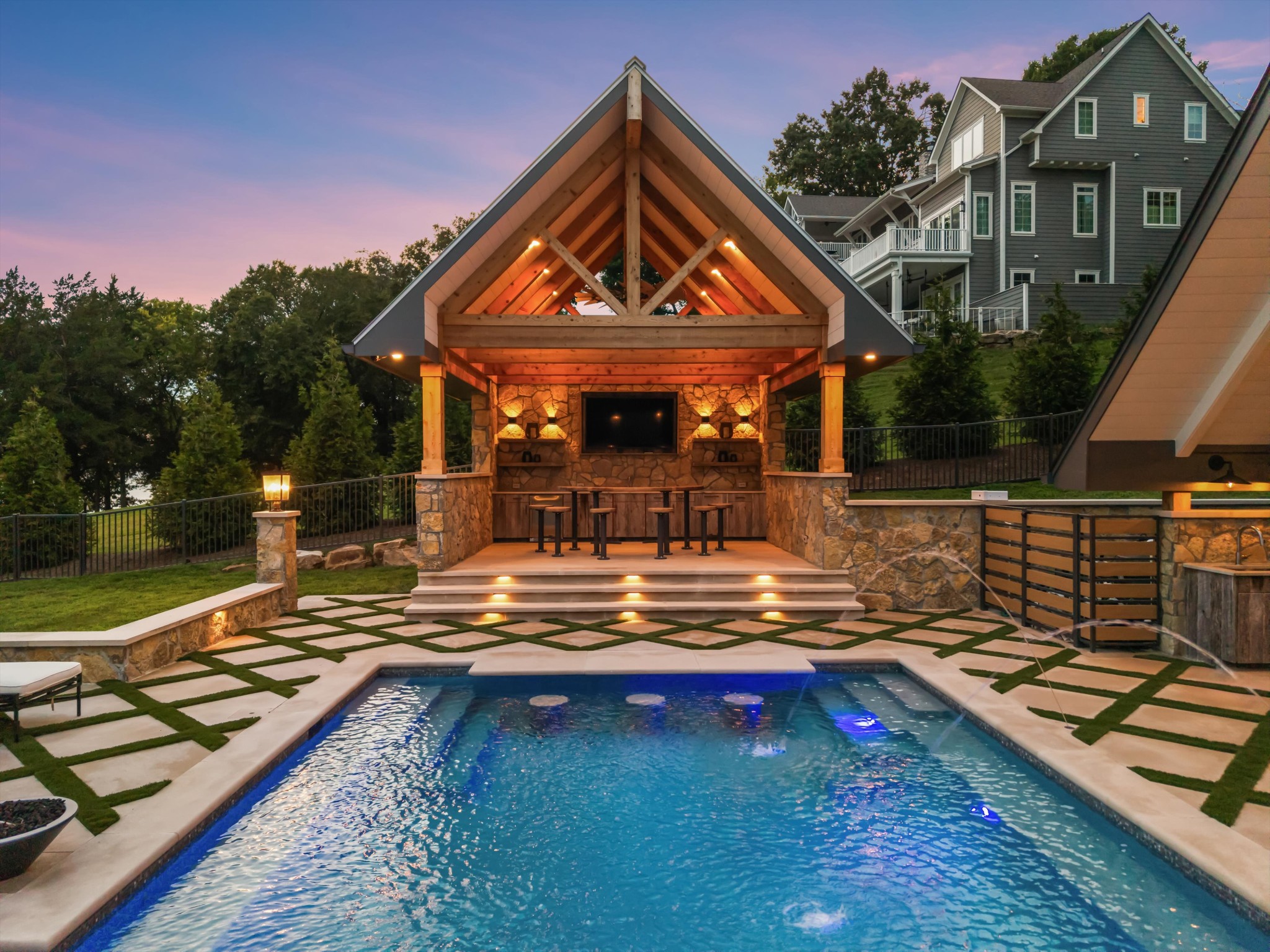 311 Harbor Dr