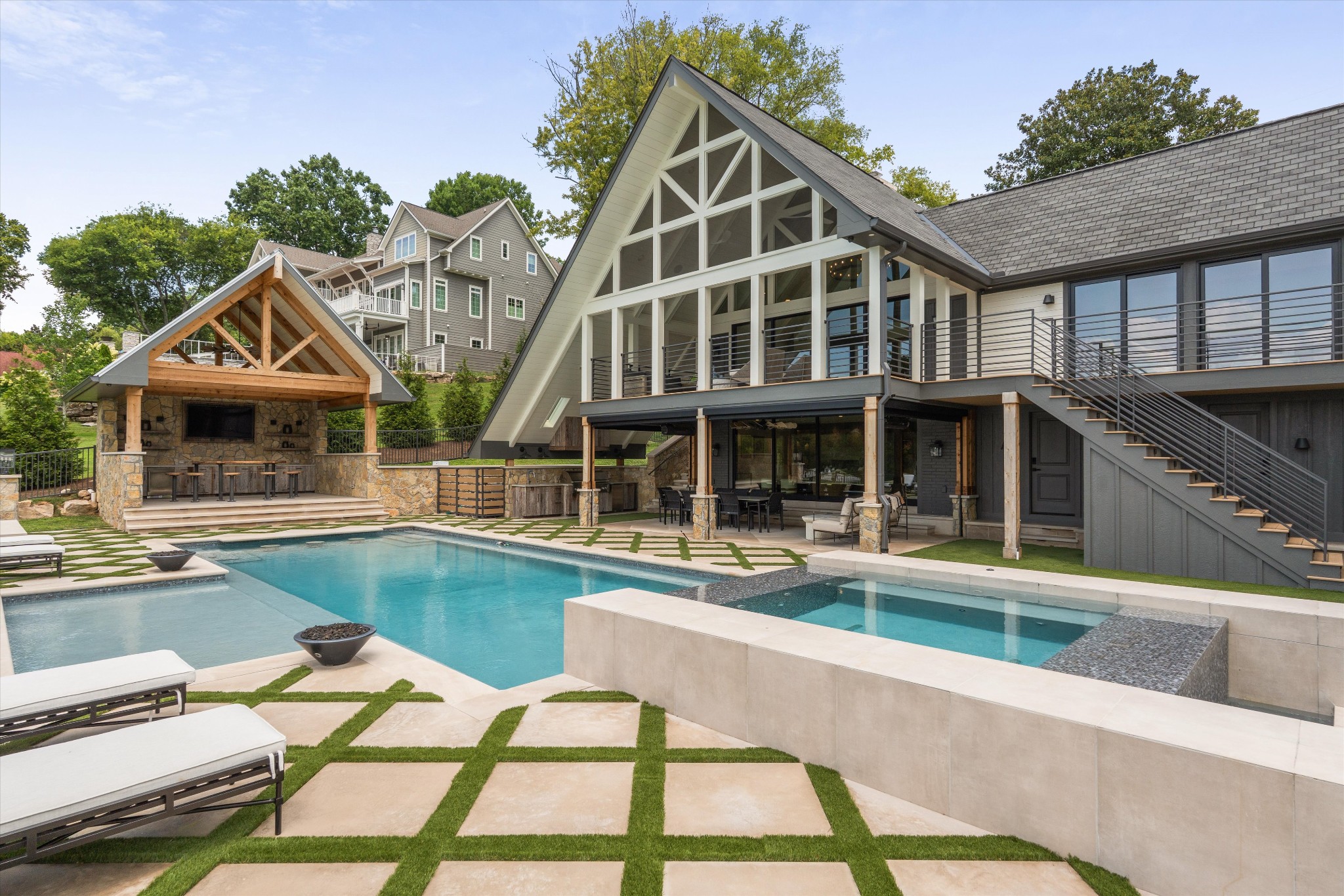 311 Harbor Dr