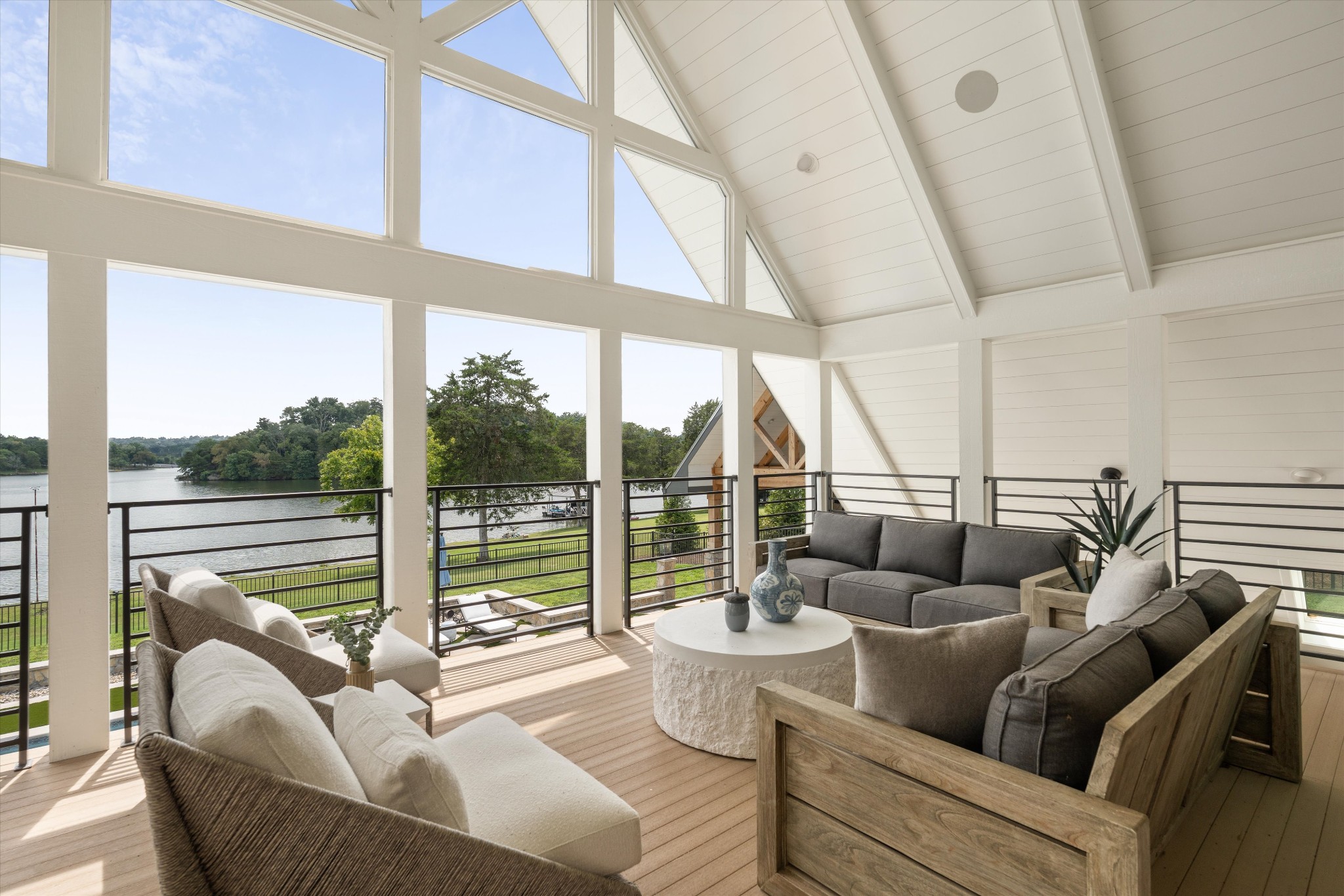 311 Harbor Dr