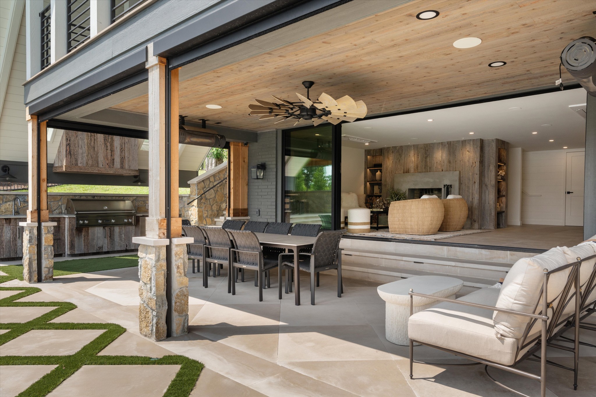 311 Harbor Dr