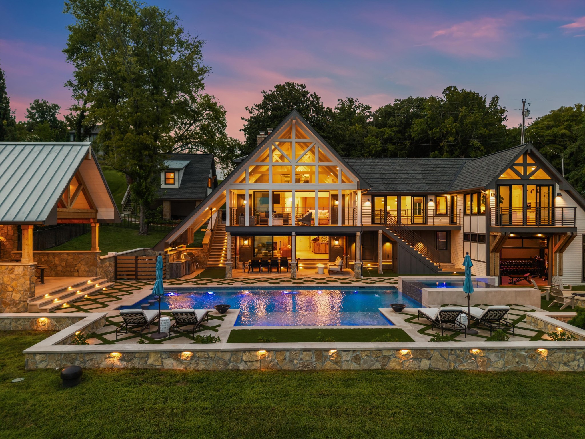 311 Harbor Dr