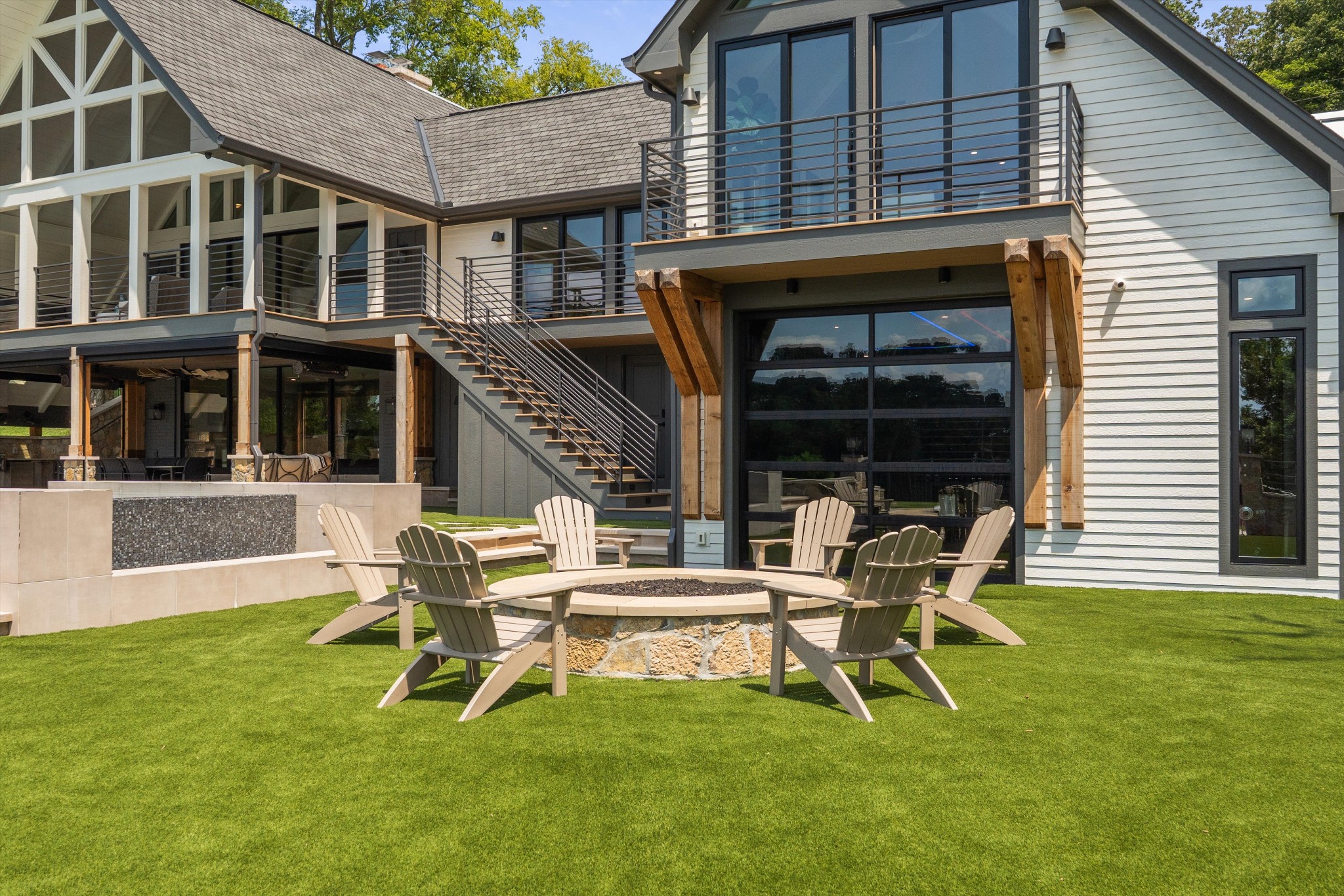 311 Harbor Dr