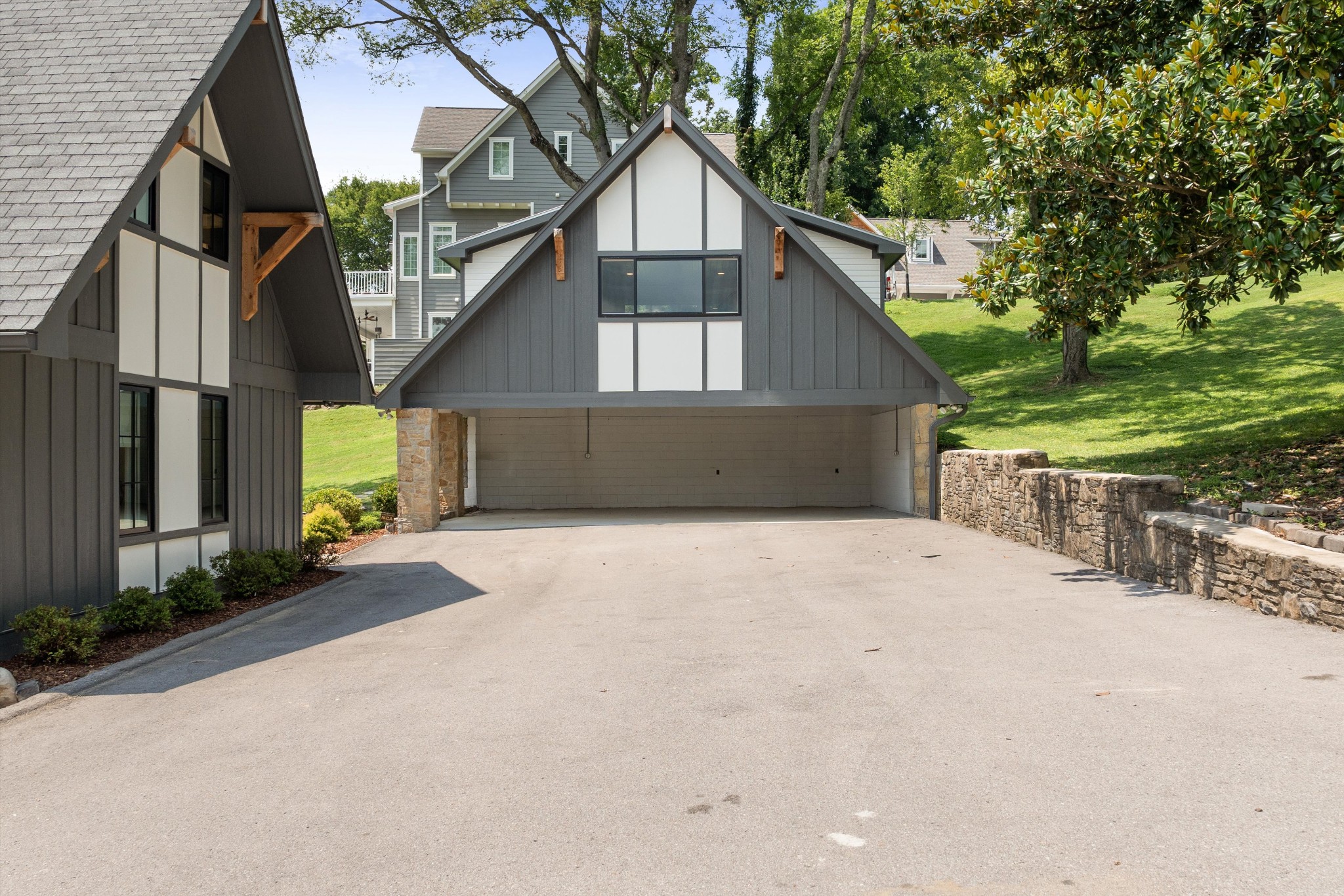 311 Harbor Dr