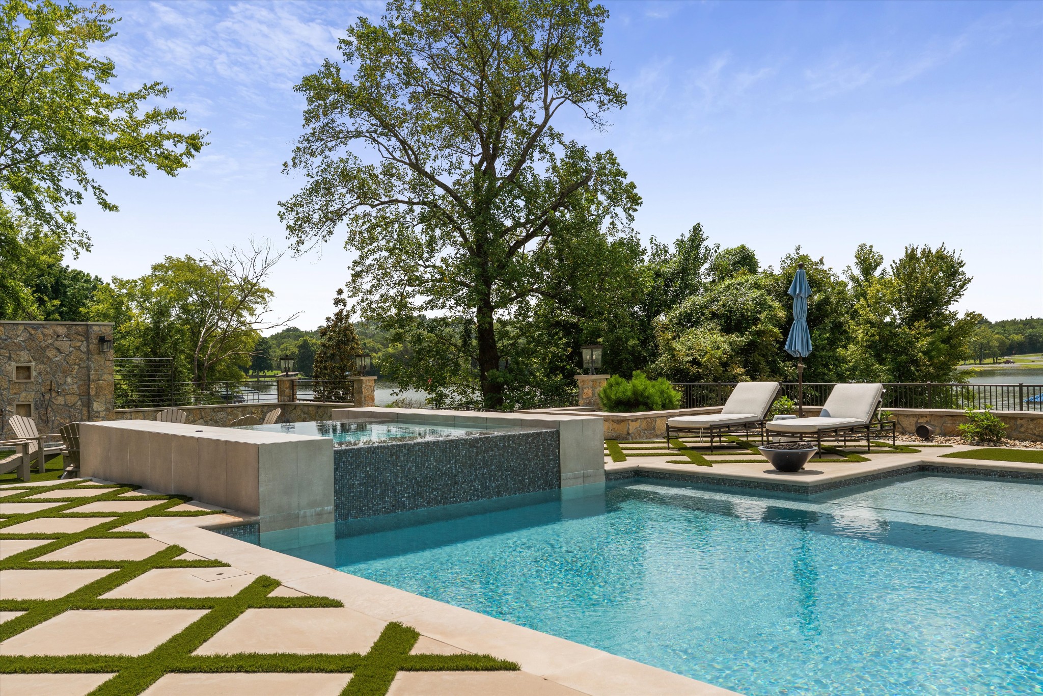 311 Harbor Dr