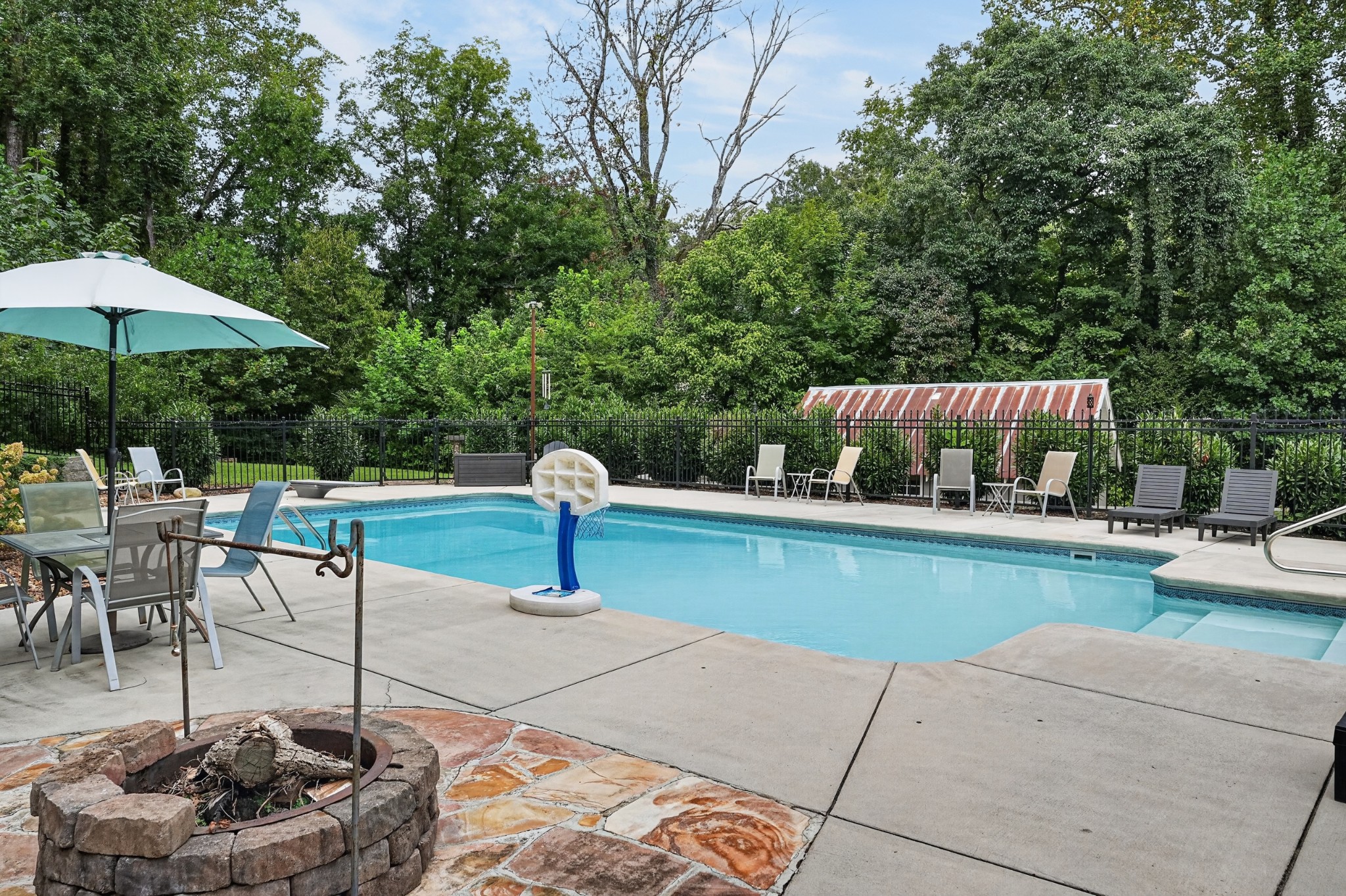 111 Westwood Dr