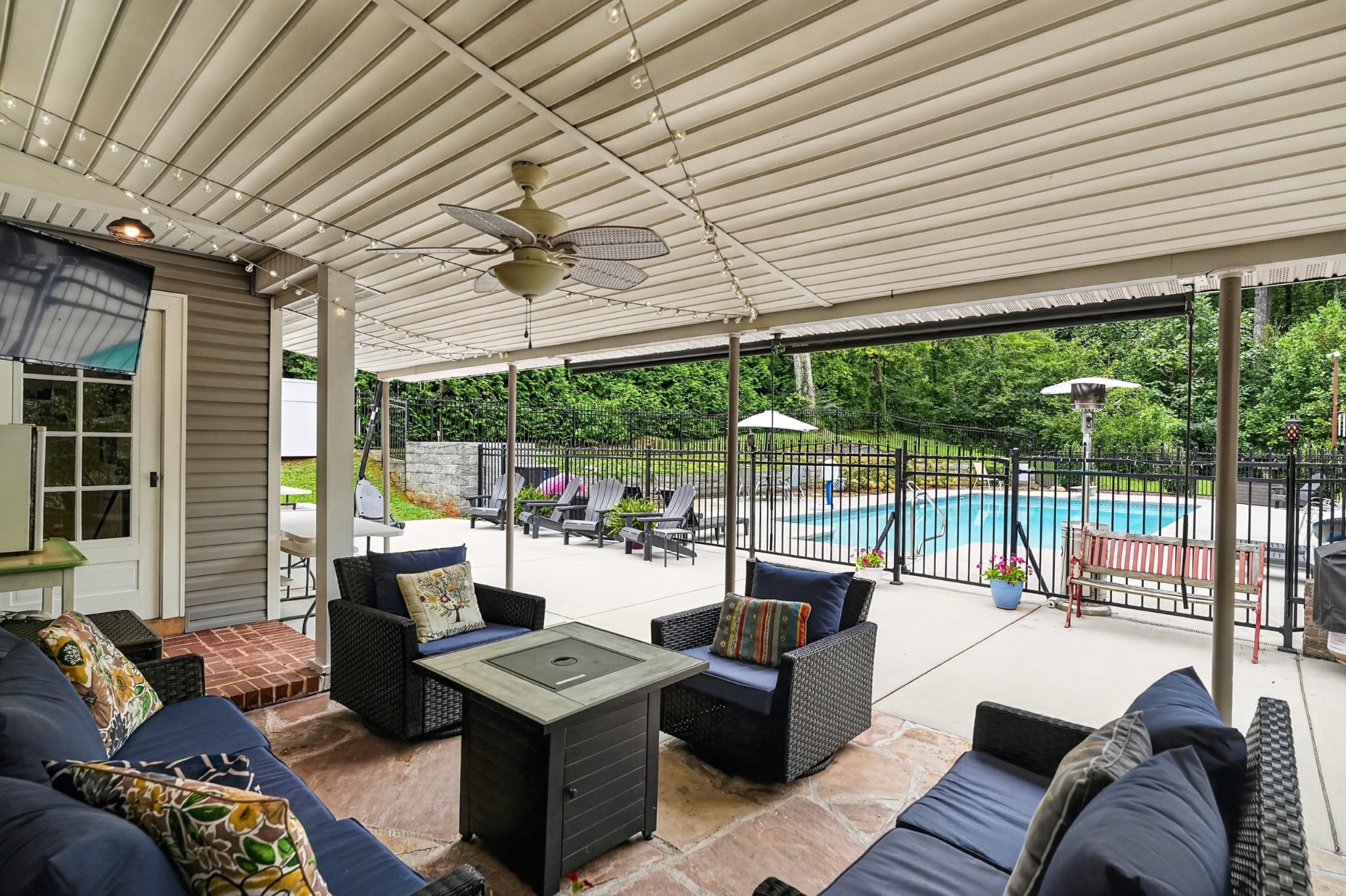 111 Westwood Dr