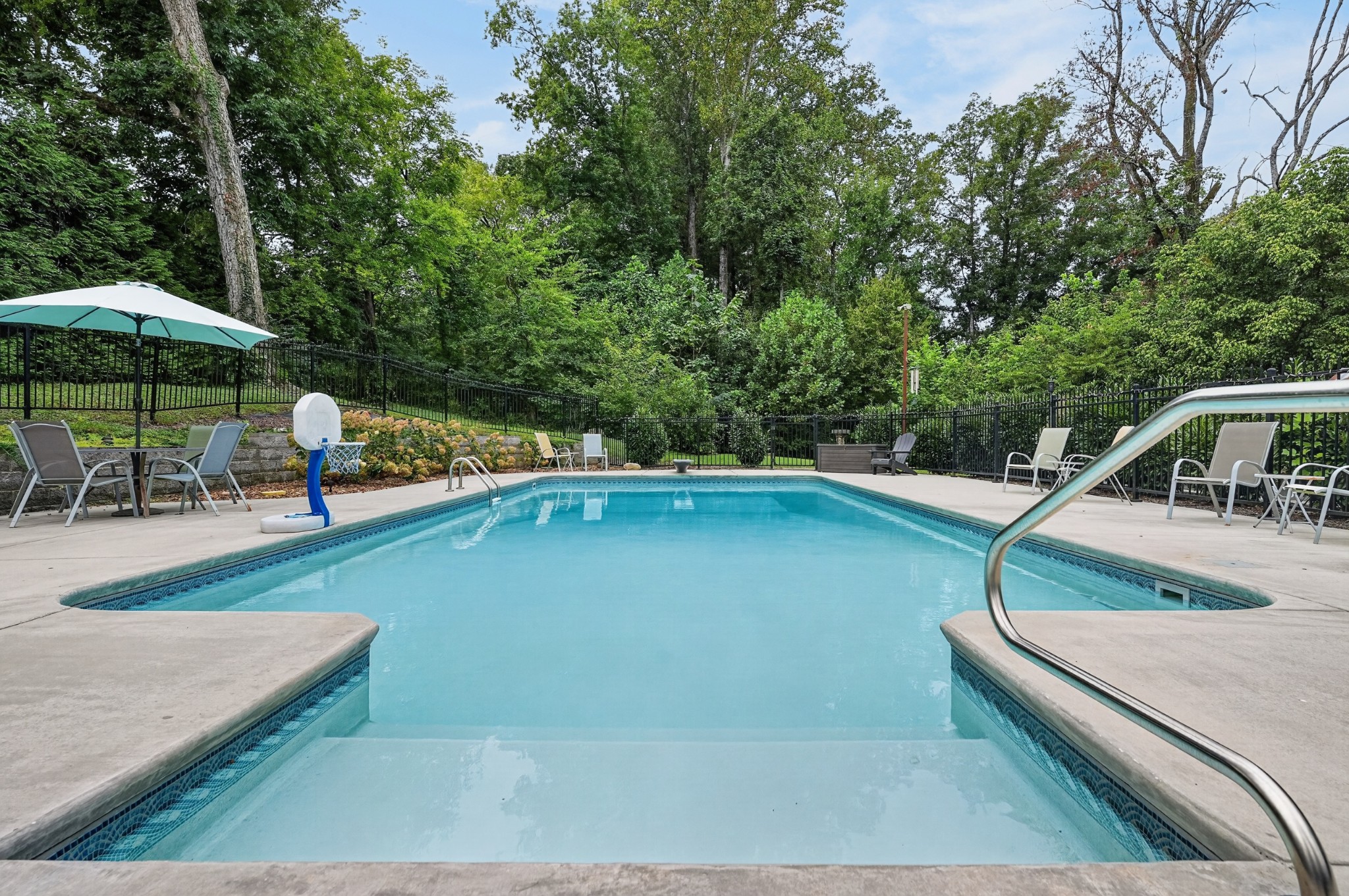 111 Westwood Dr