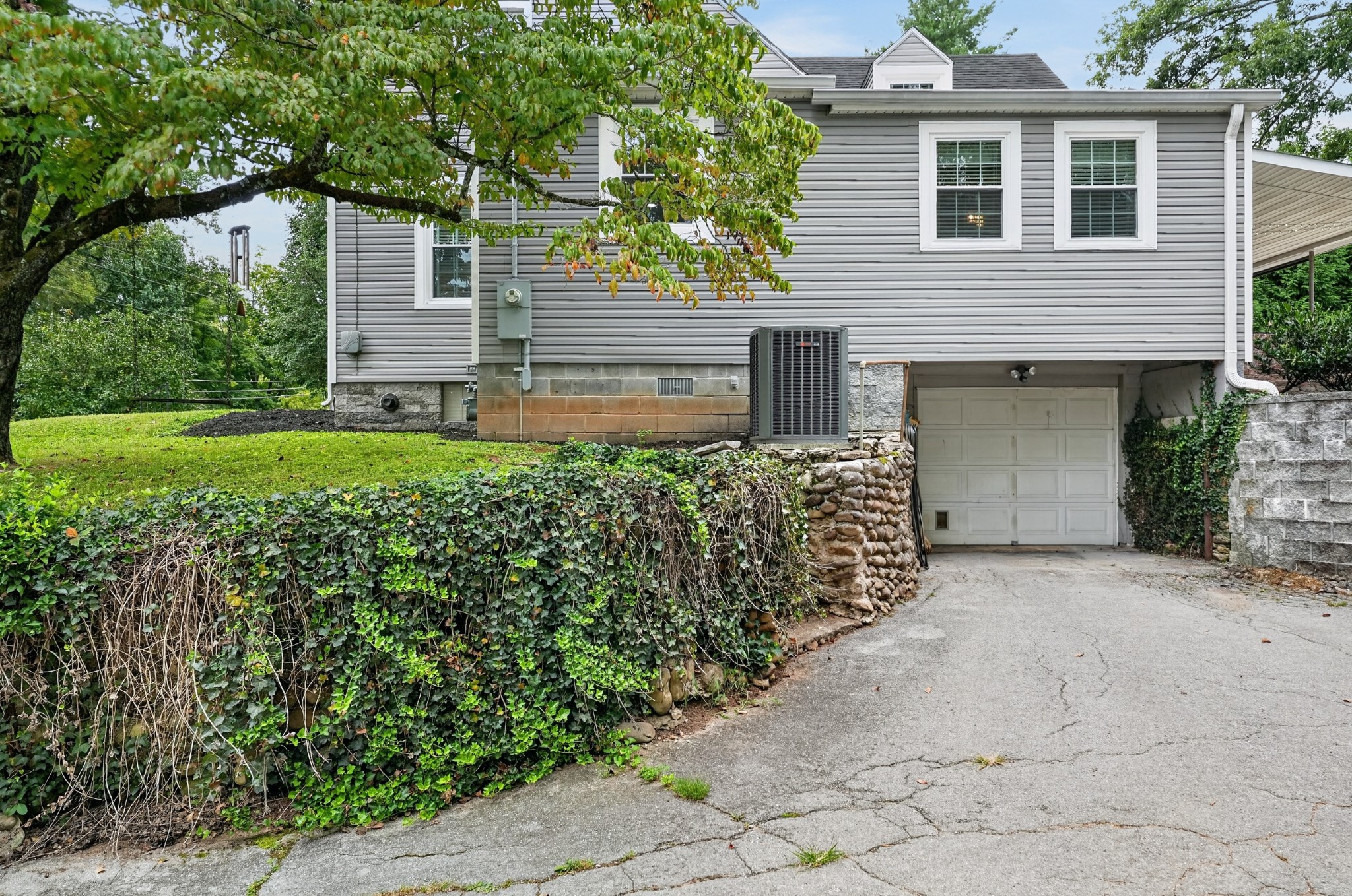 111 Westwood Dr
