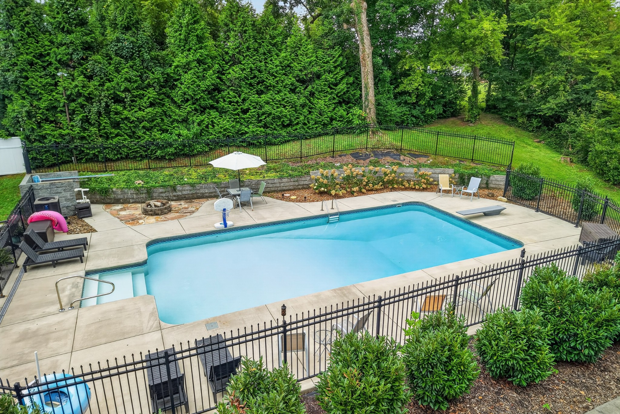 111 Westwood Dr