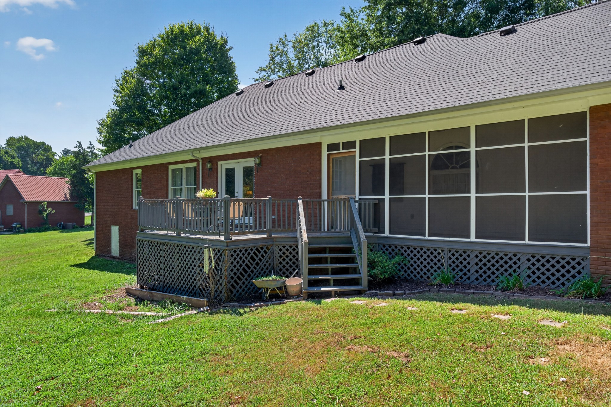 145 E Laurel Ave