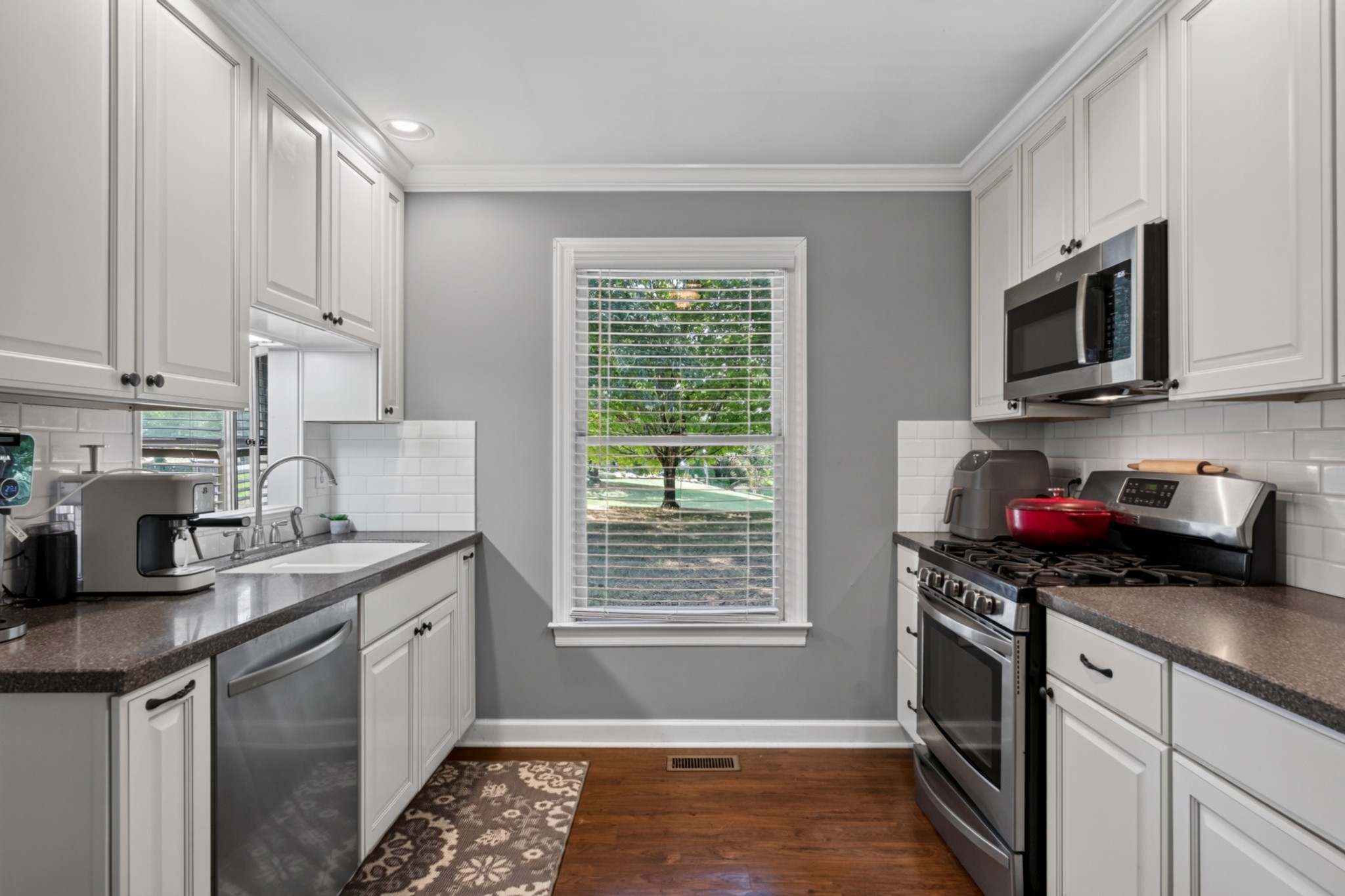 145 E Laurel Ave