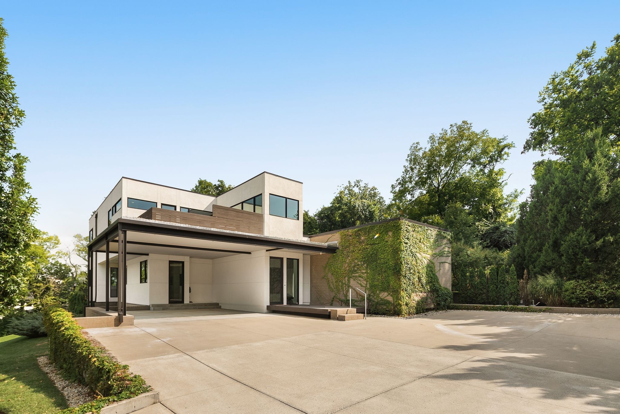 6321 E Valley Rd