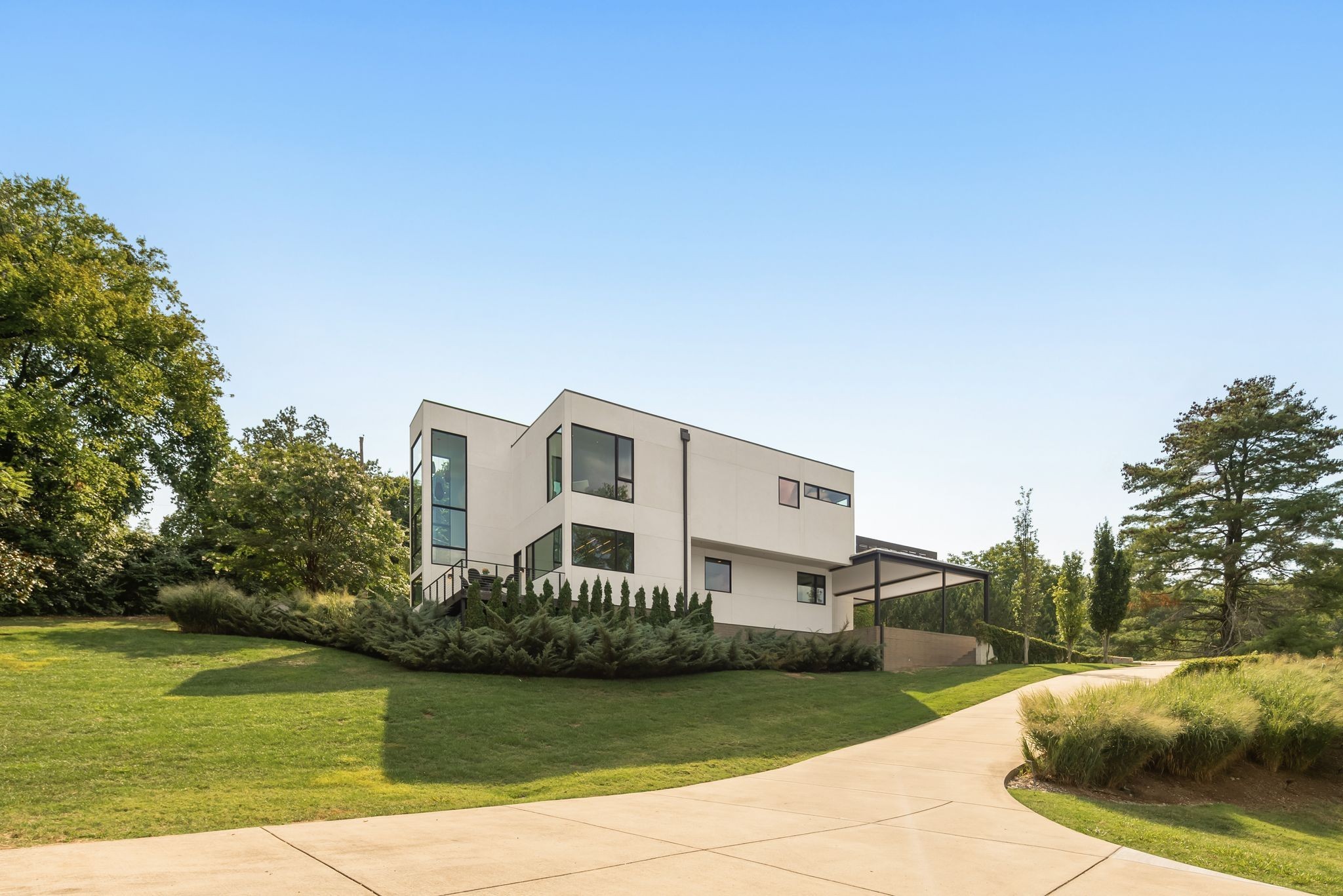 6321 E Valley Rd