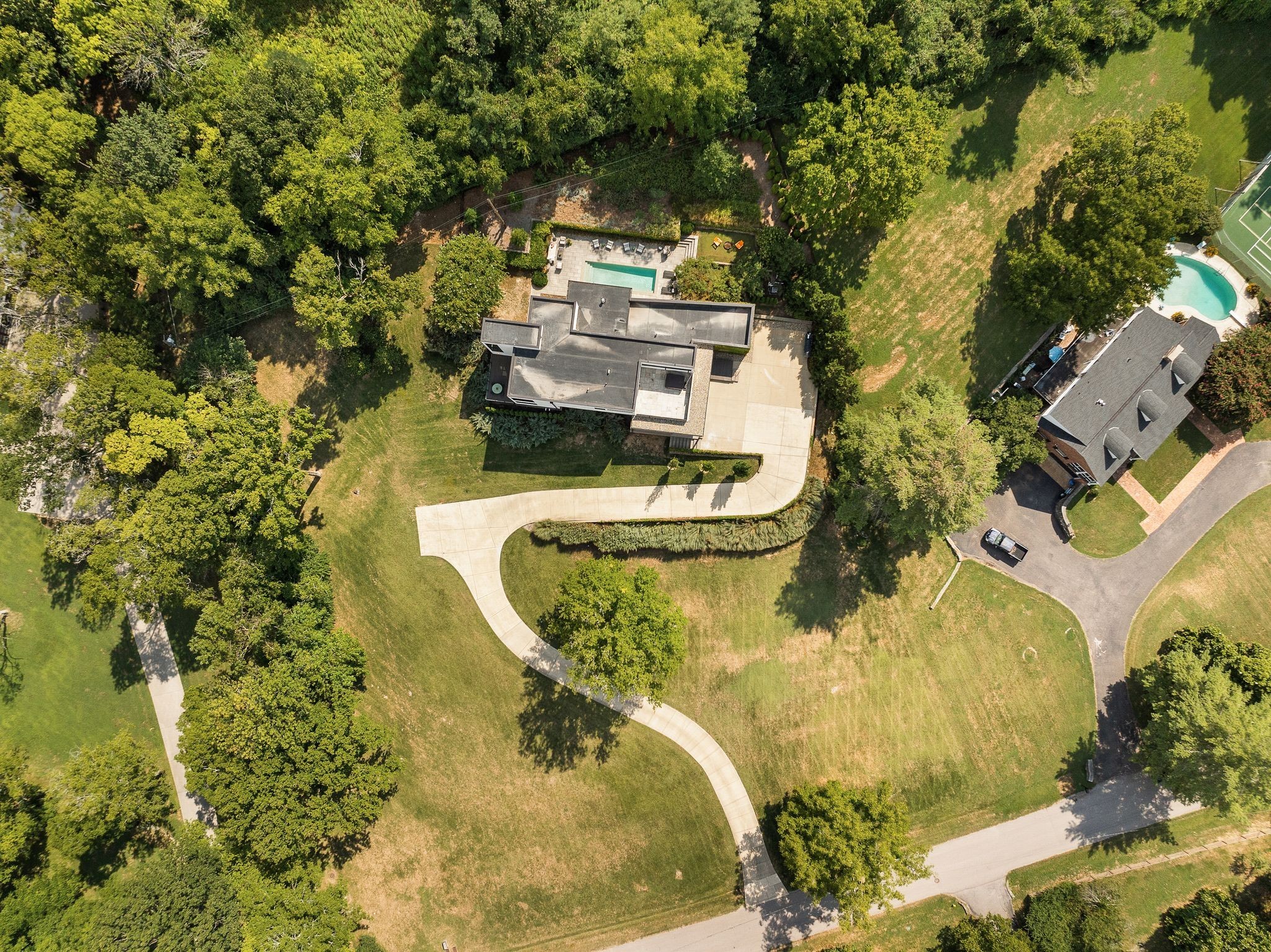6321 E Valley Rd