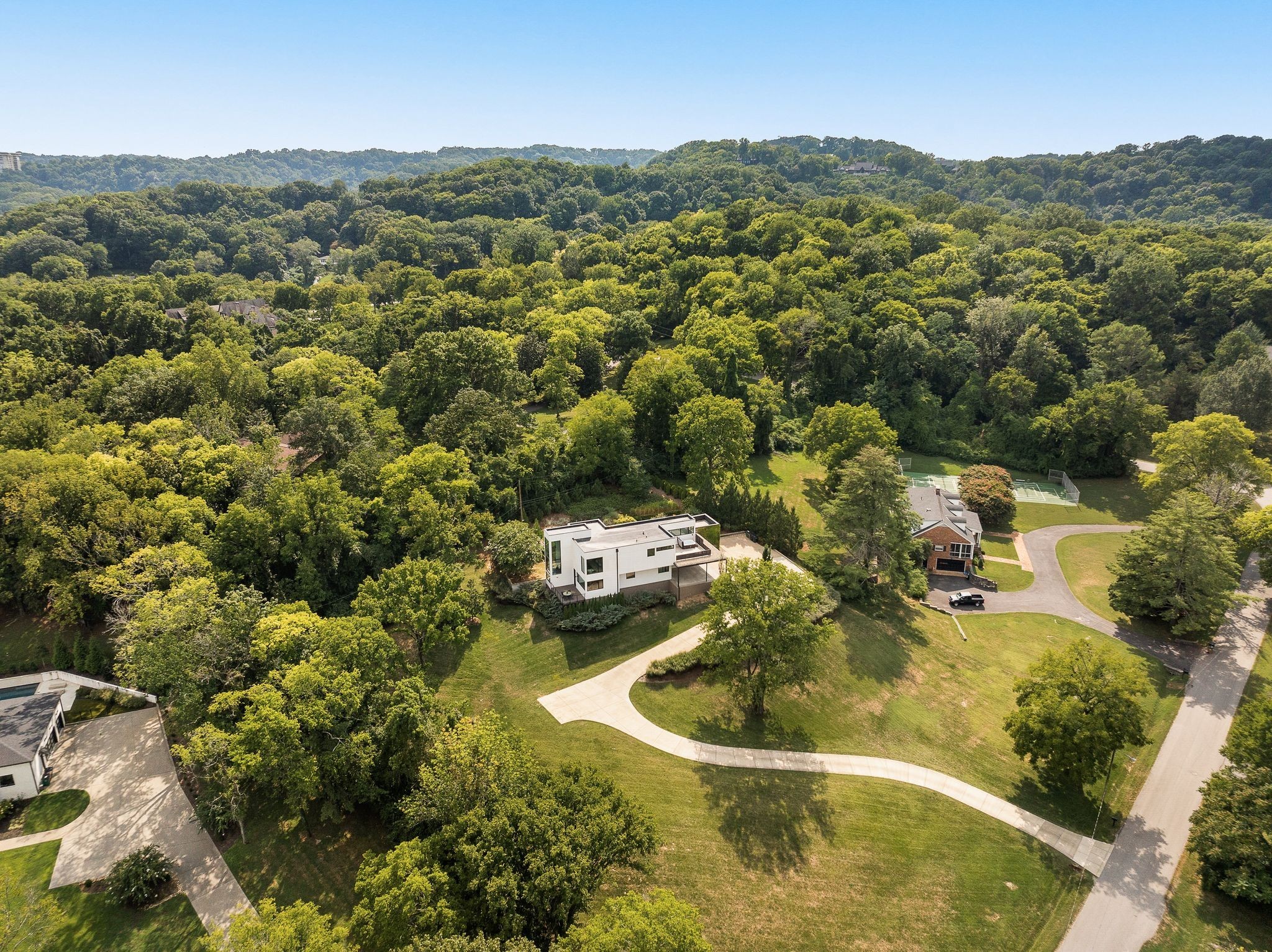 6321 E Valley Rd