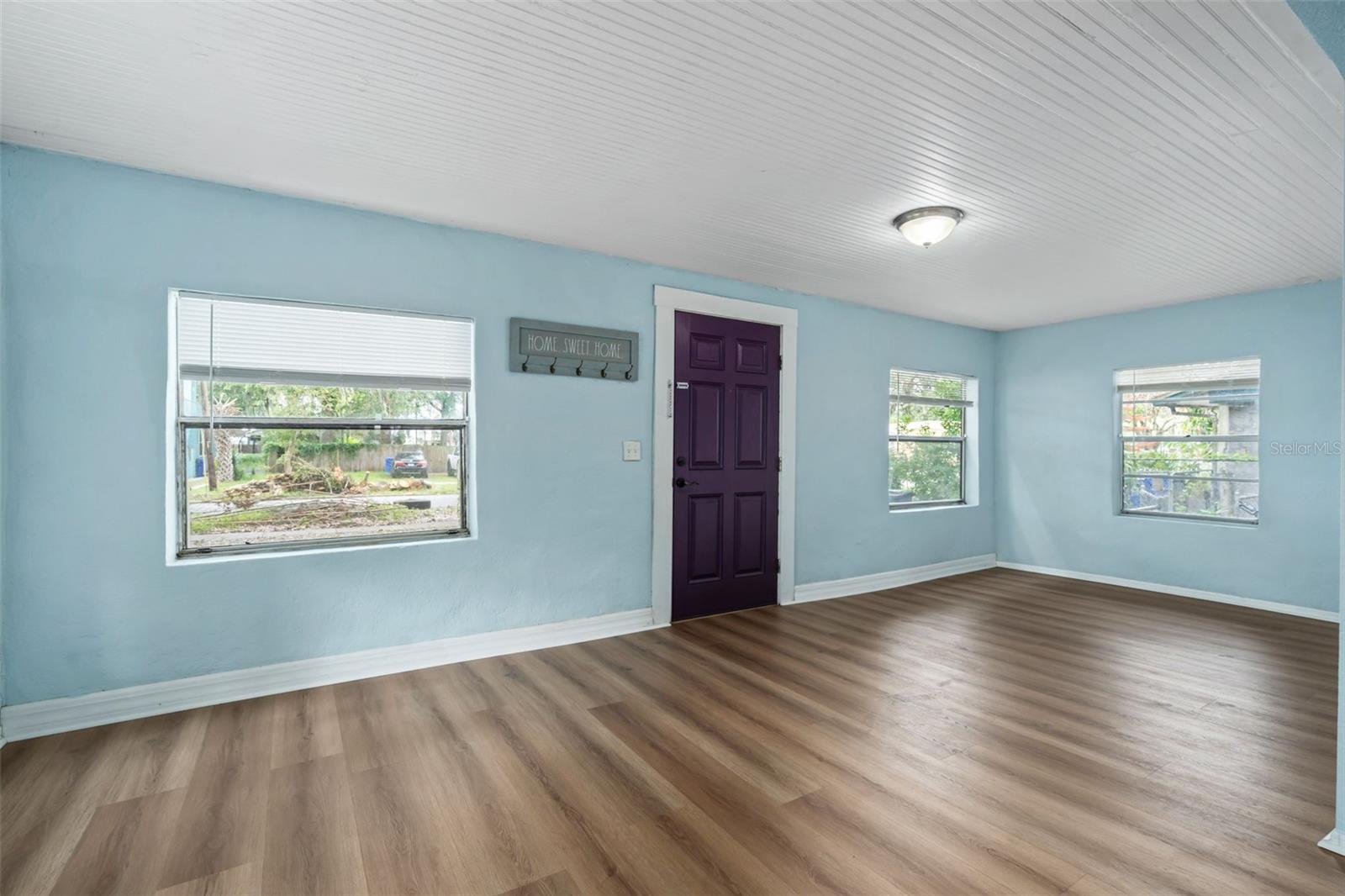 1516 E ELM RD