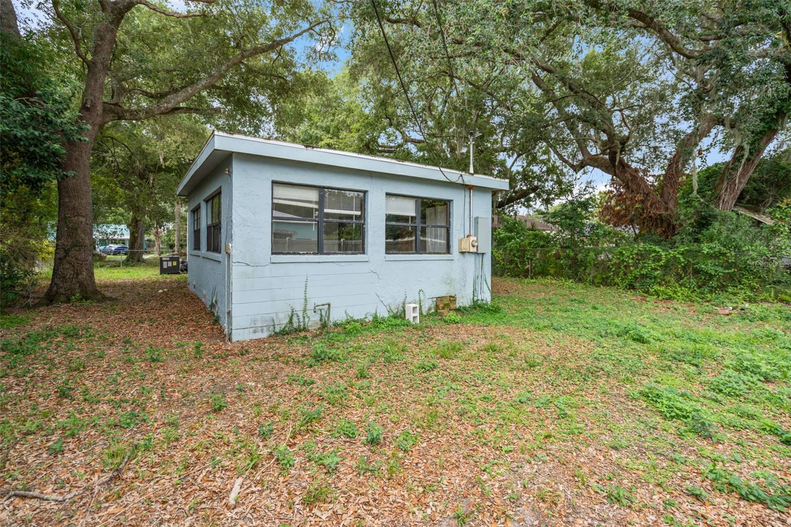 1516 E ELM RD