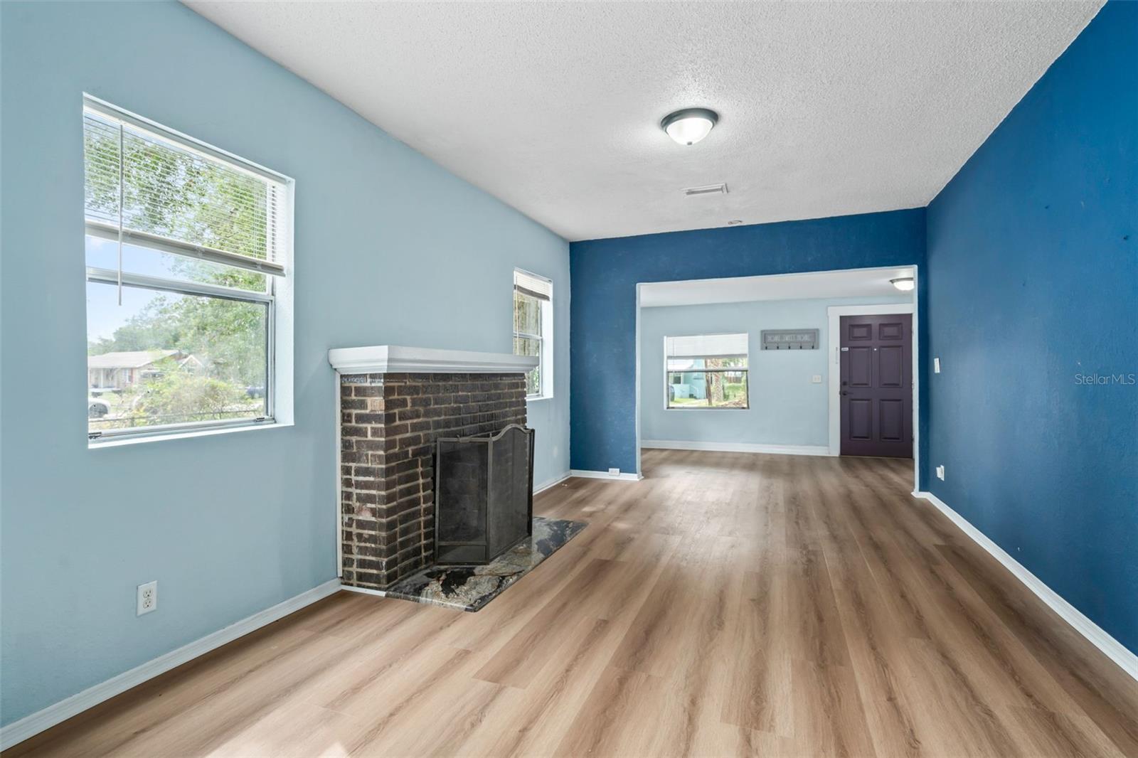 1516 E ELM RD