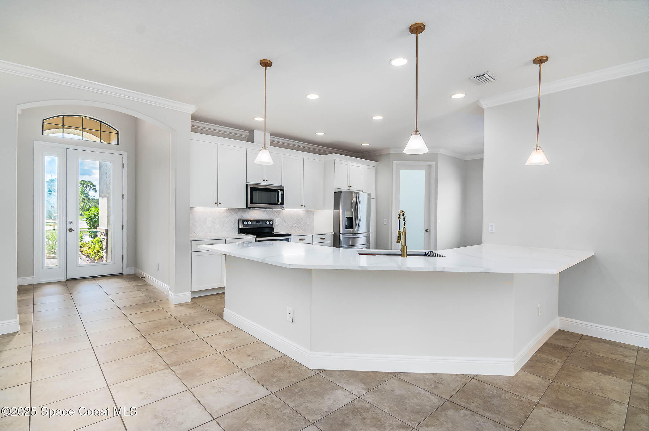 8553 Drayton Circle