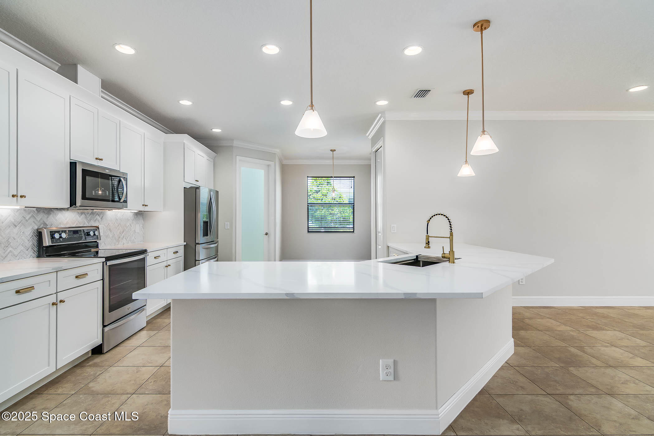 8553 Drayton Circle