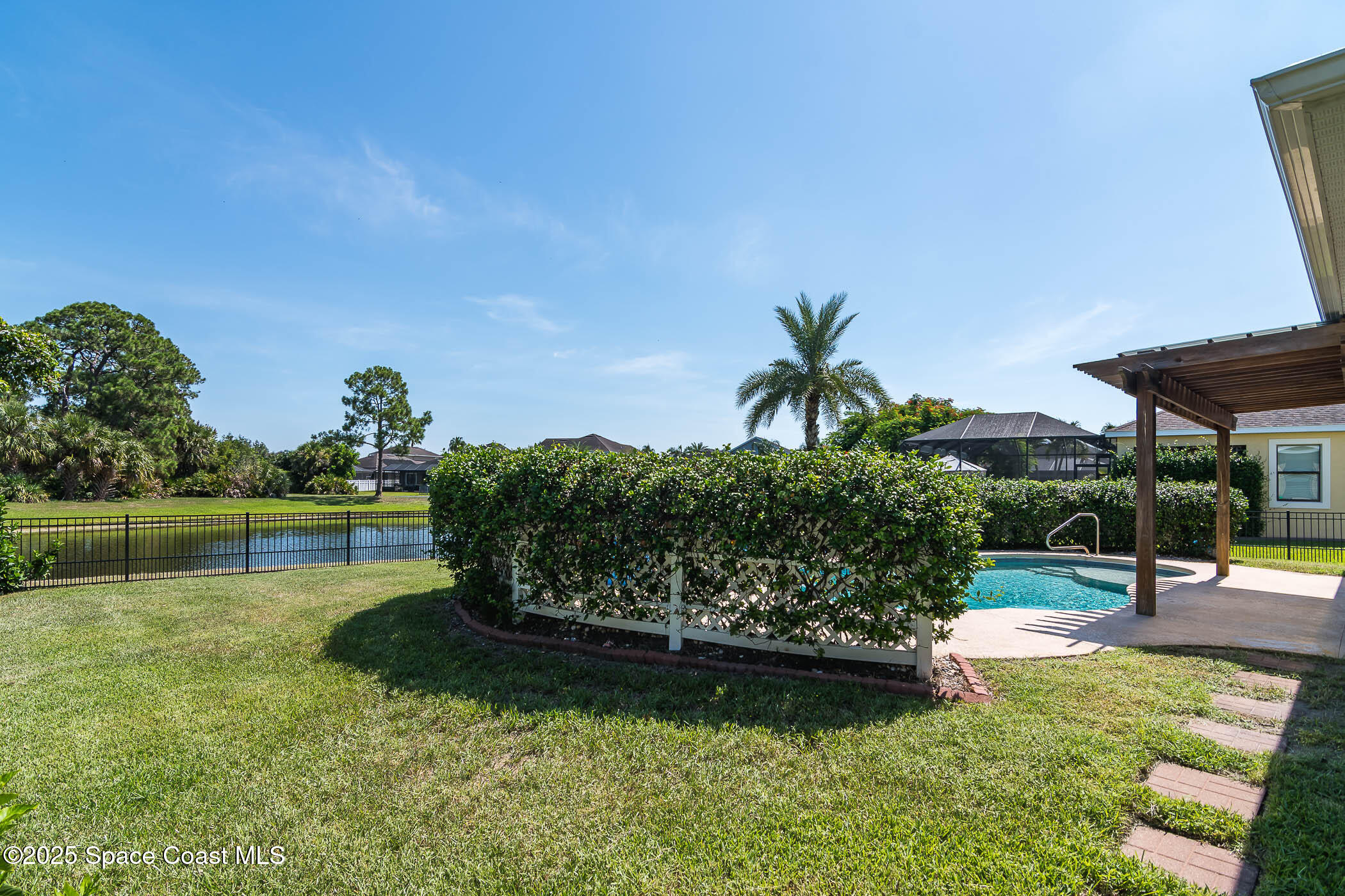 8553 Drayton Circle