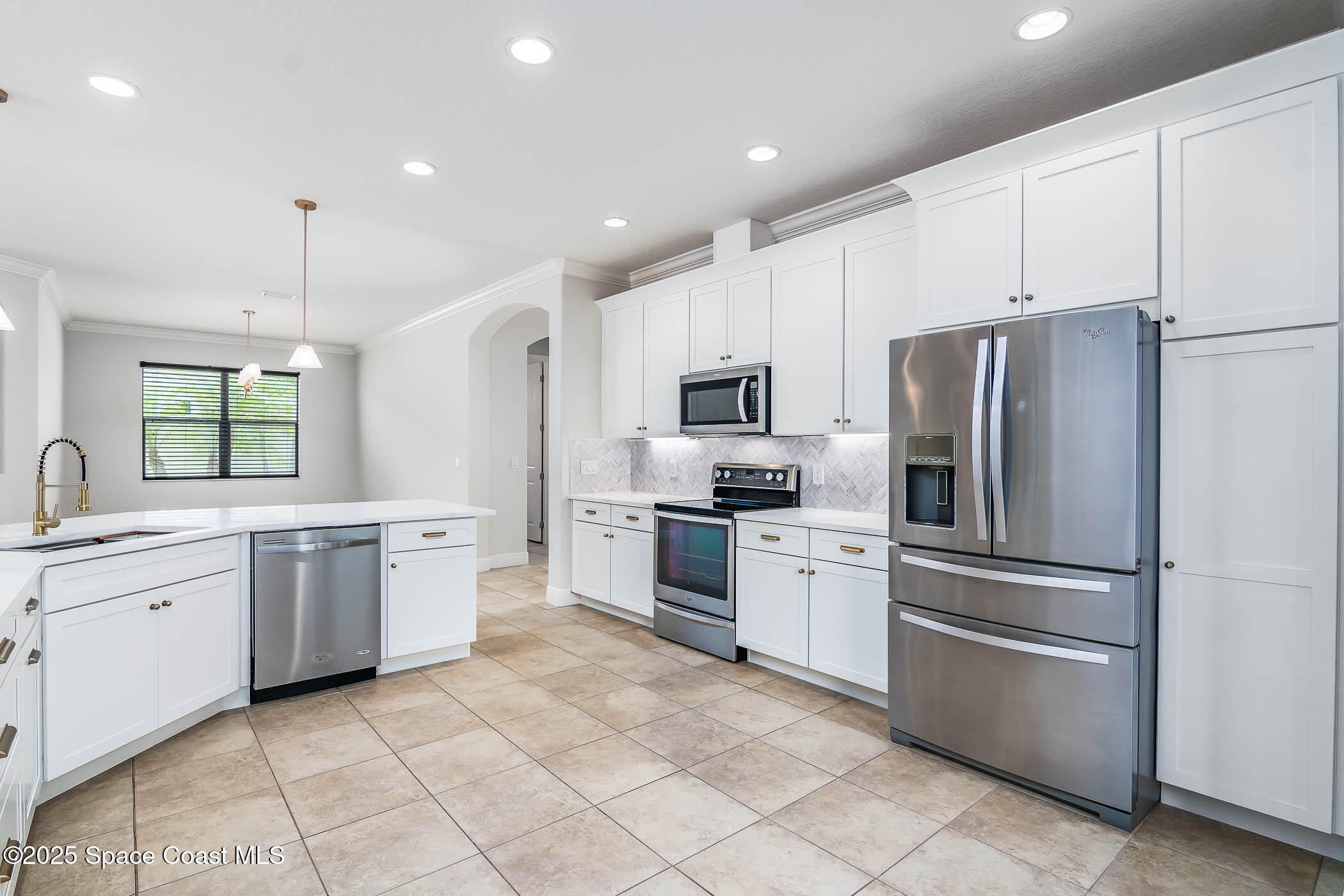 8553 Drayton Circle